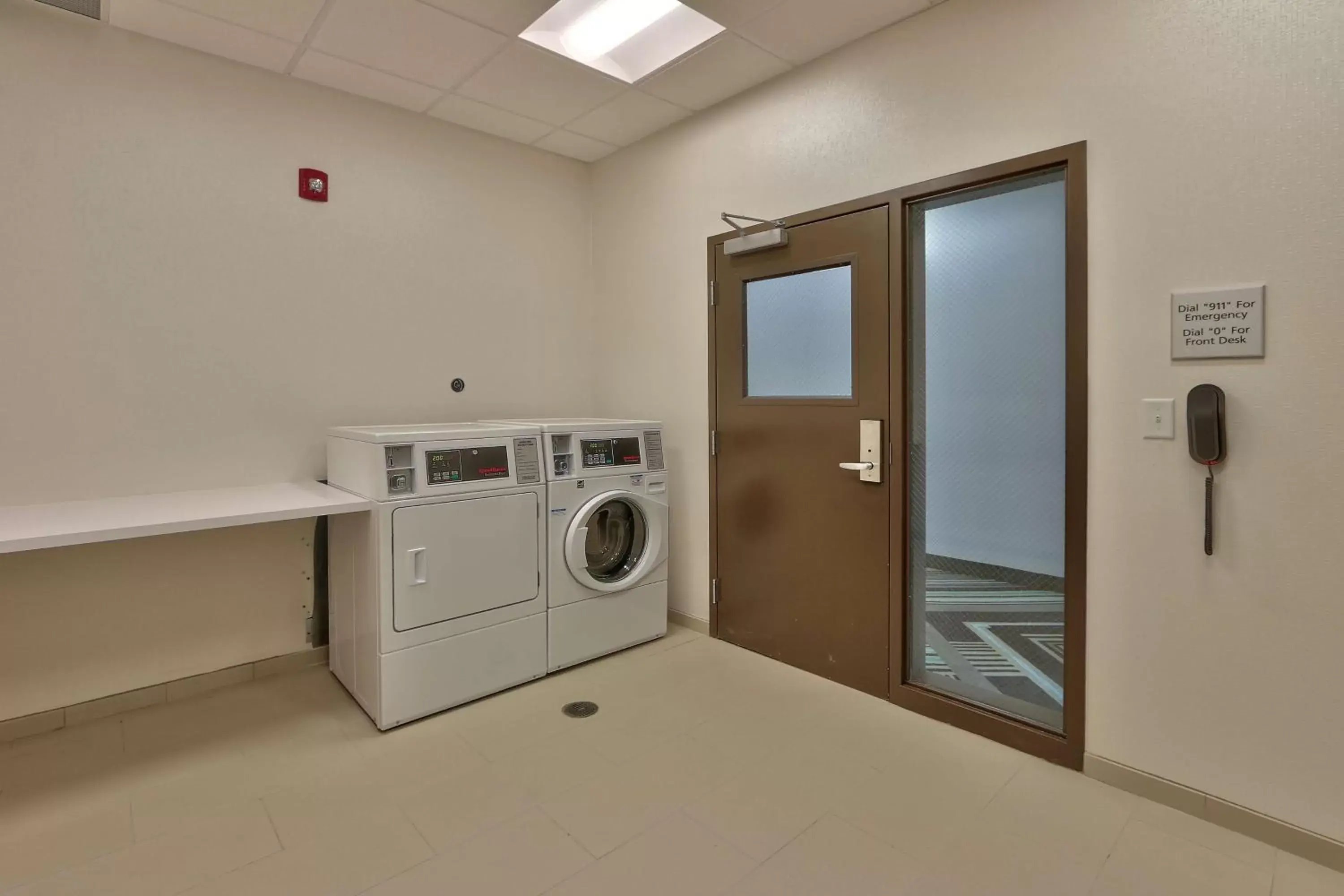 Property building, Kitchen/Kitchenette in Hampton Inn & Suites Artesia