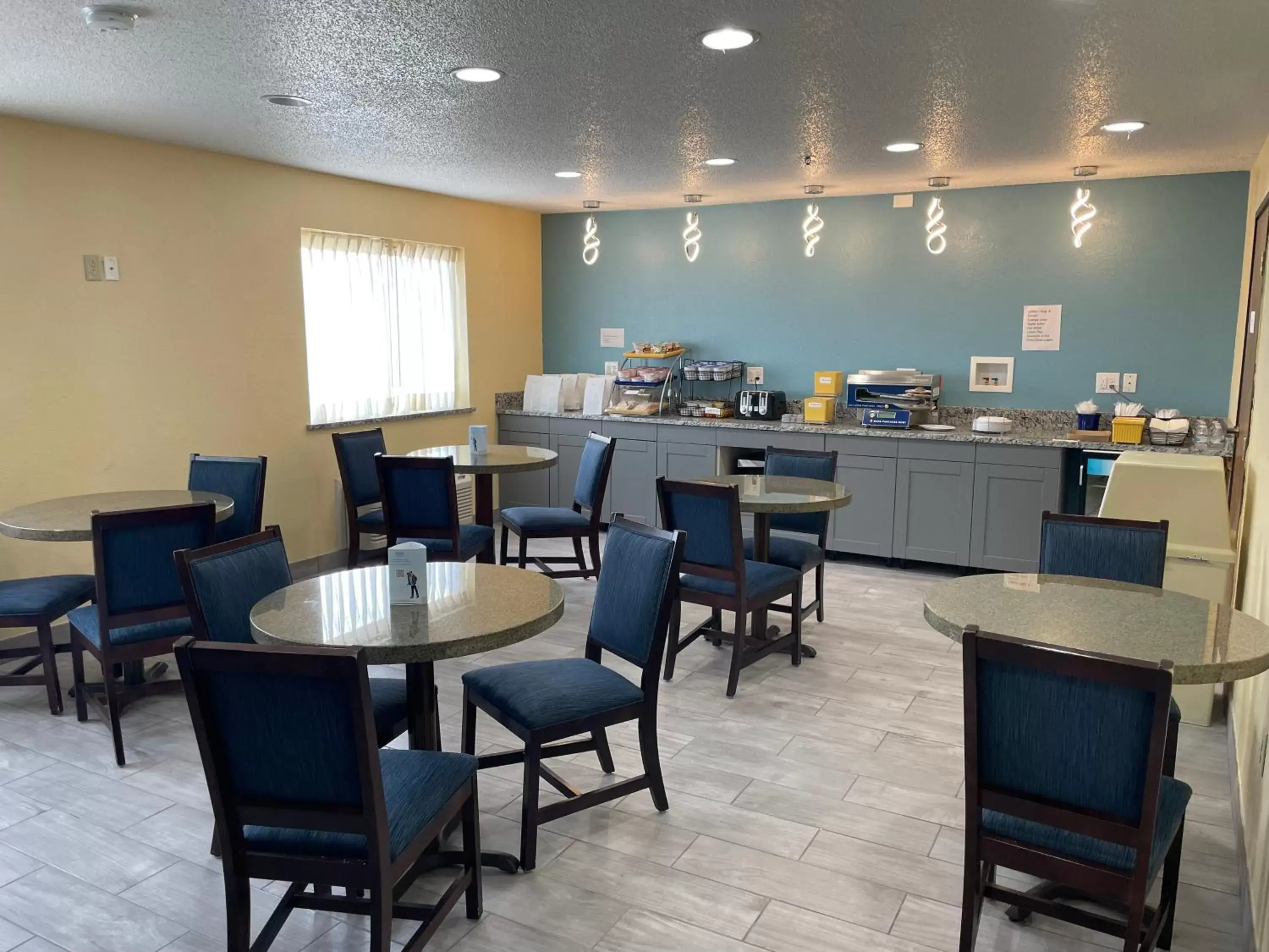 Breakfast, Restaurant/Places to Eat in Days Inn by Wyndham Batavia Ohio