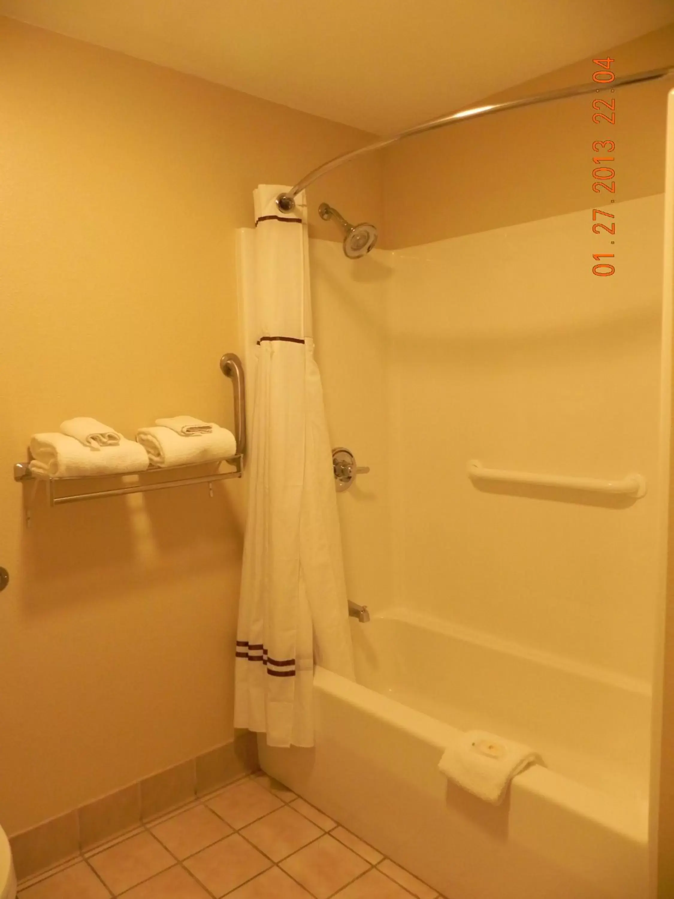 Shower, Bathroom in Relax Inn and Suites Kuttawa