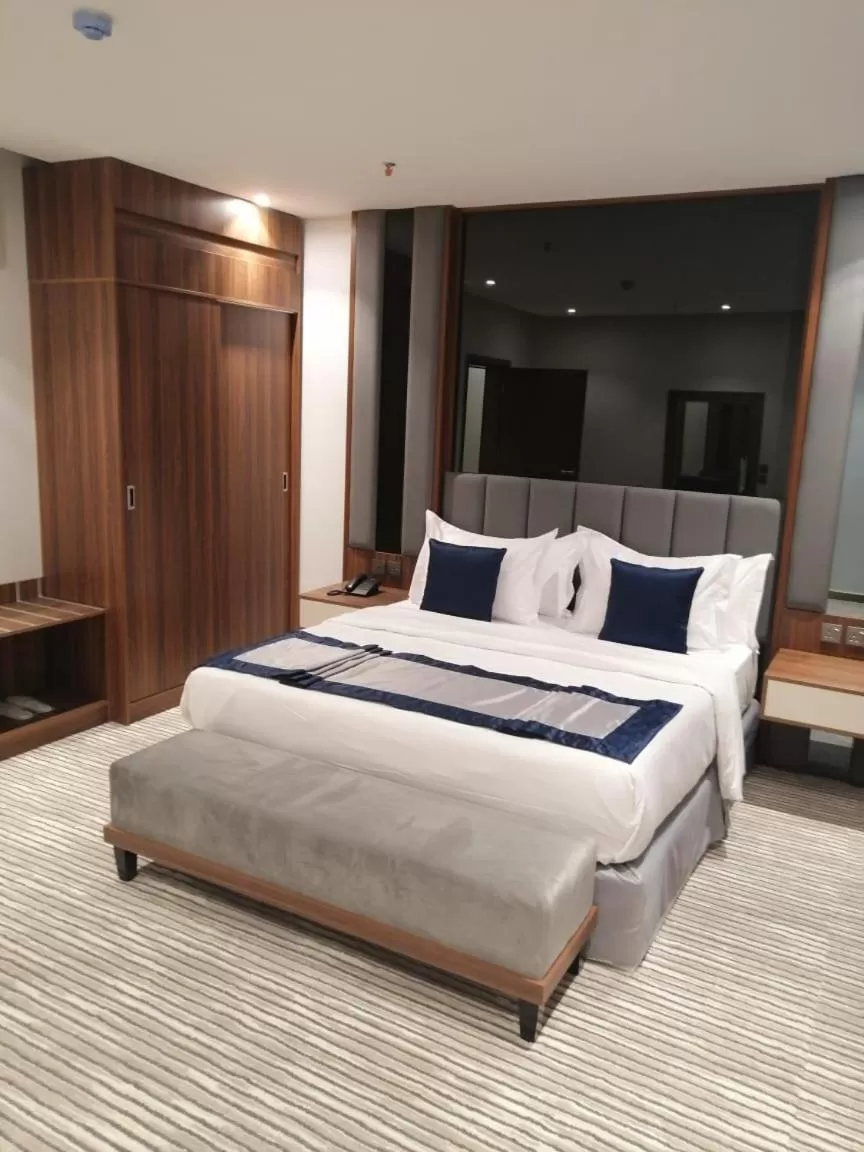 Bedroom, Bed in Tulip View Hotel