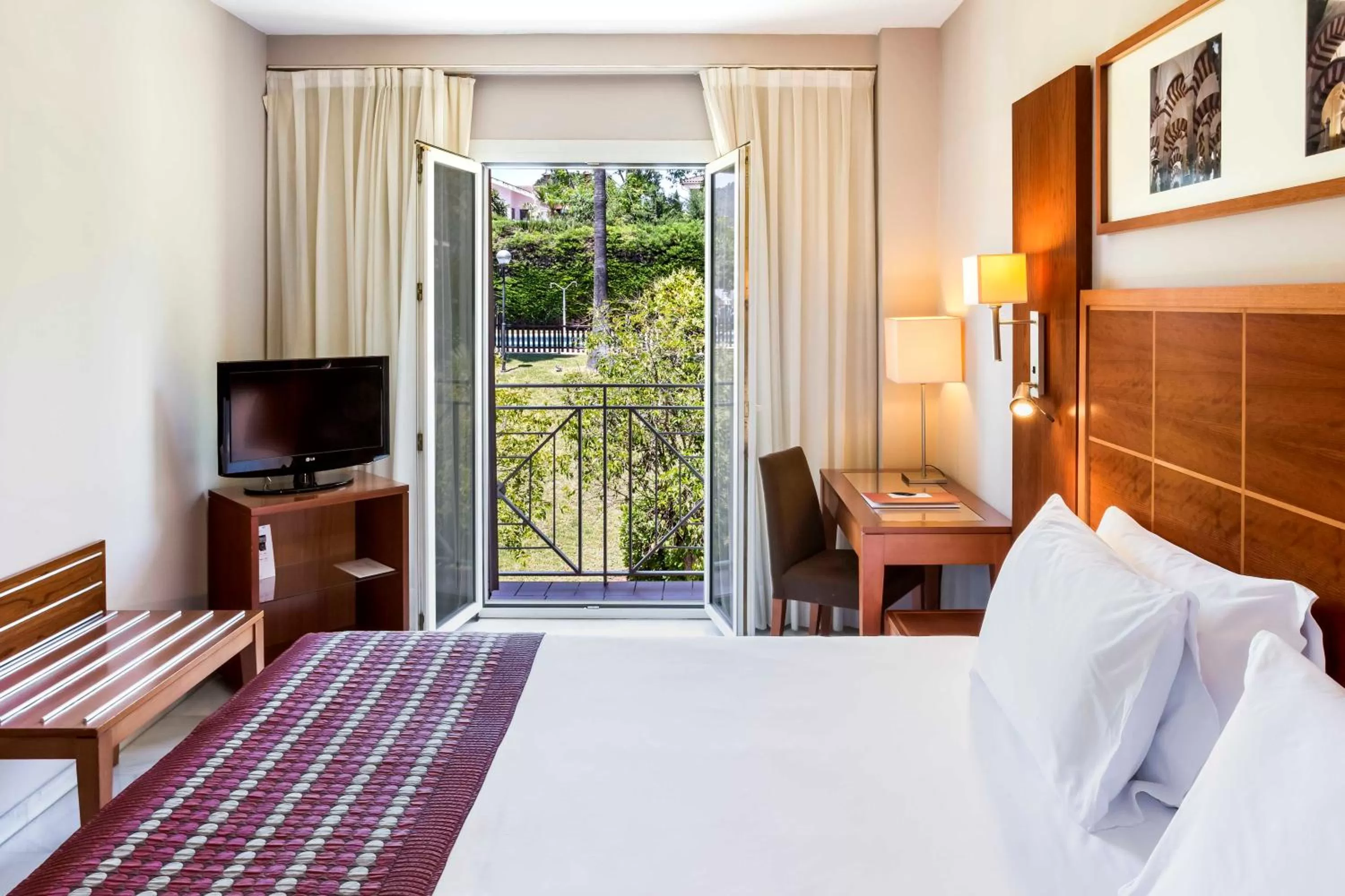 Photo of the whole room, Bed in Exe Las Adelfas