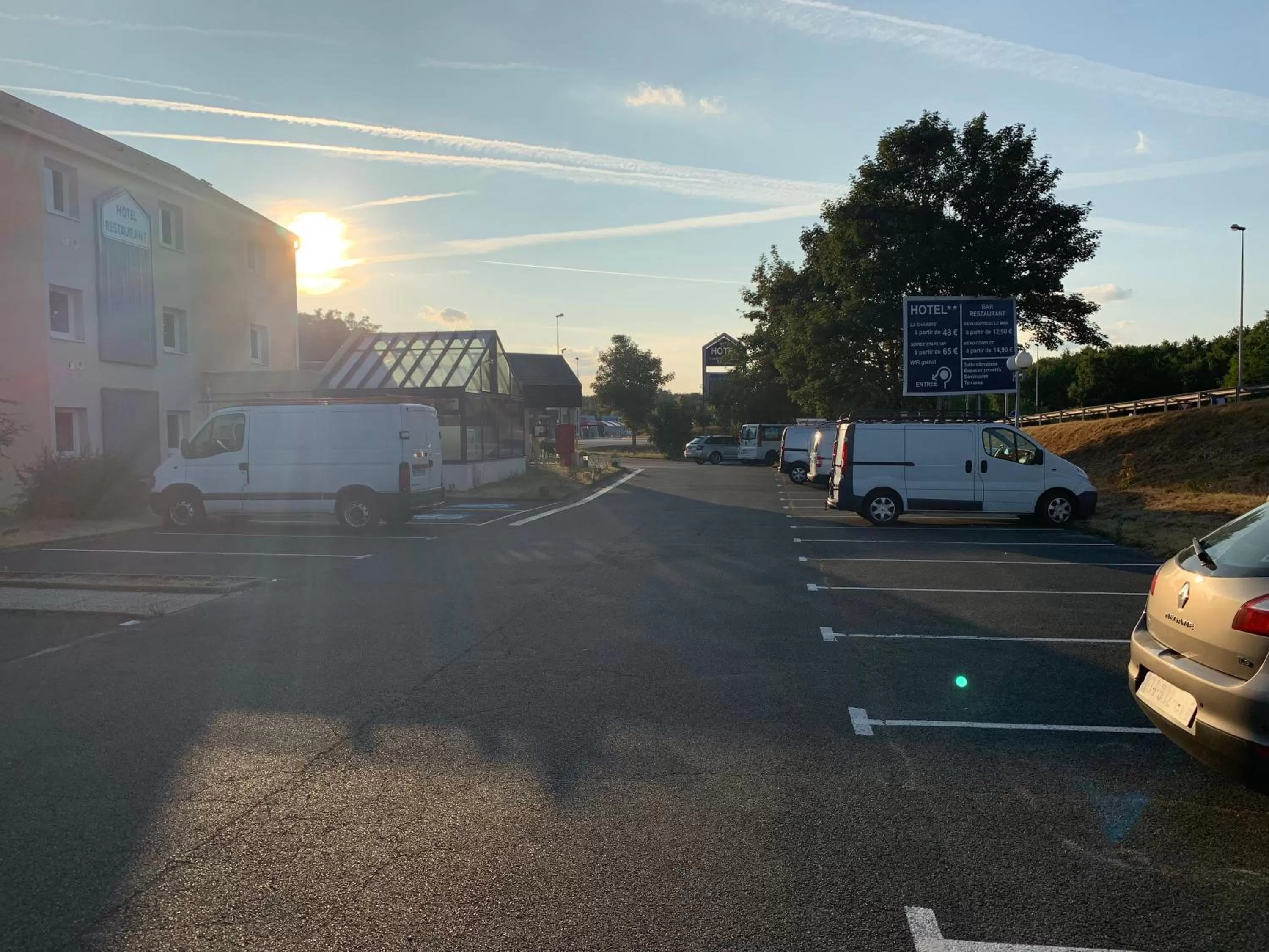 Parking in Astrotel Romorantin-Lanthenay Soirée étape