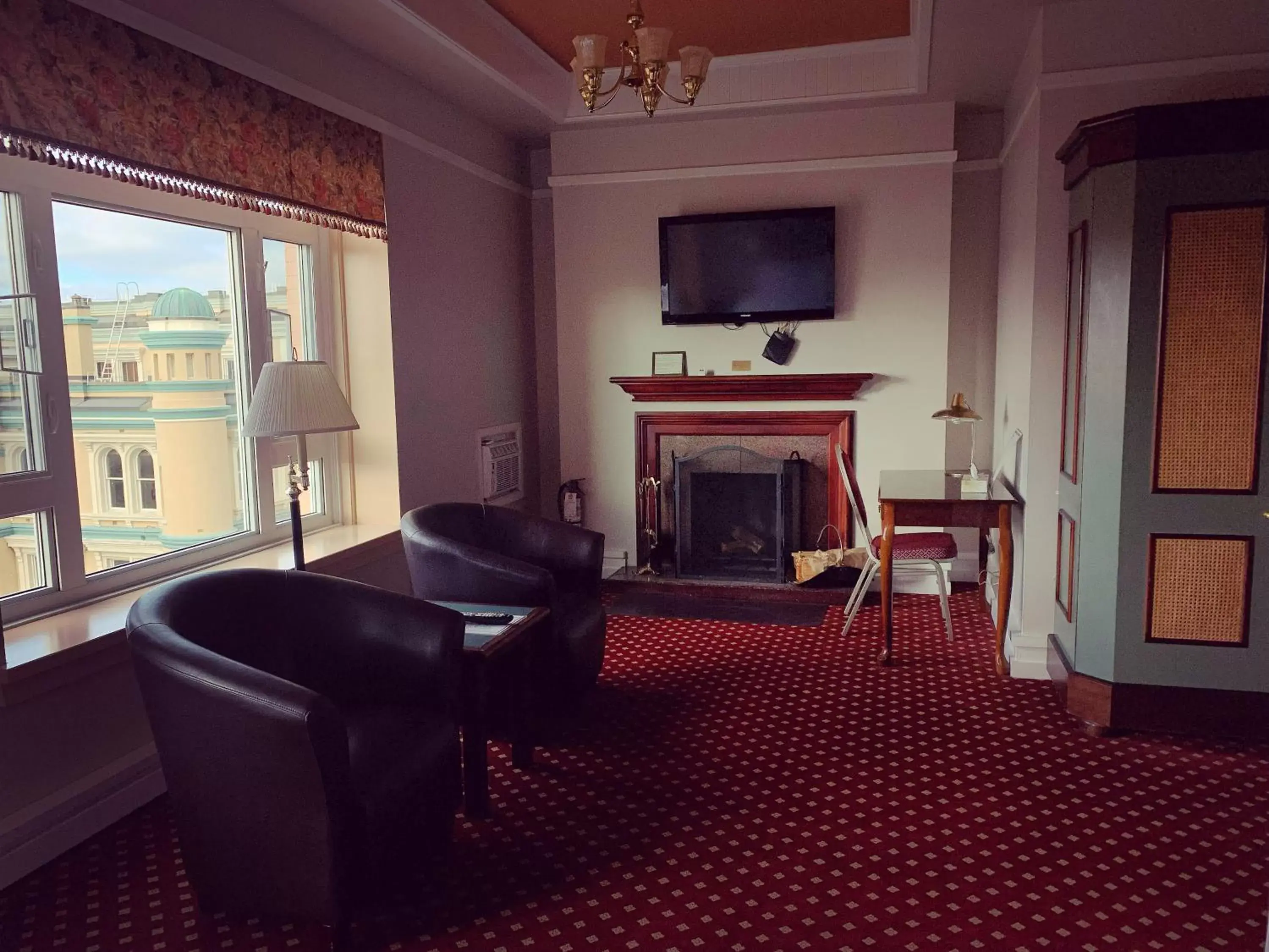 Living room, Seating Area in The Bedford Regency Hotel