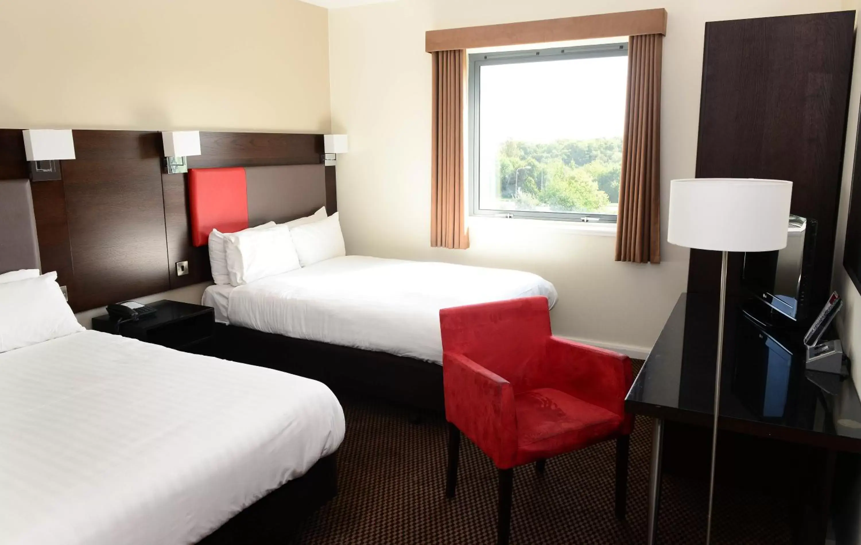 Photo of the whole room, Bed in International Hotel Telford
