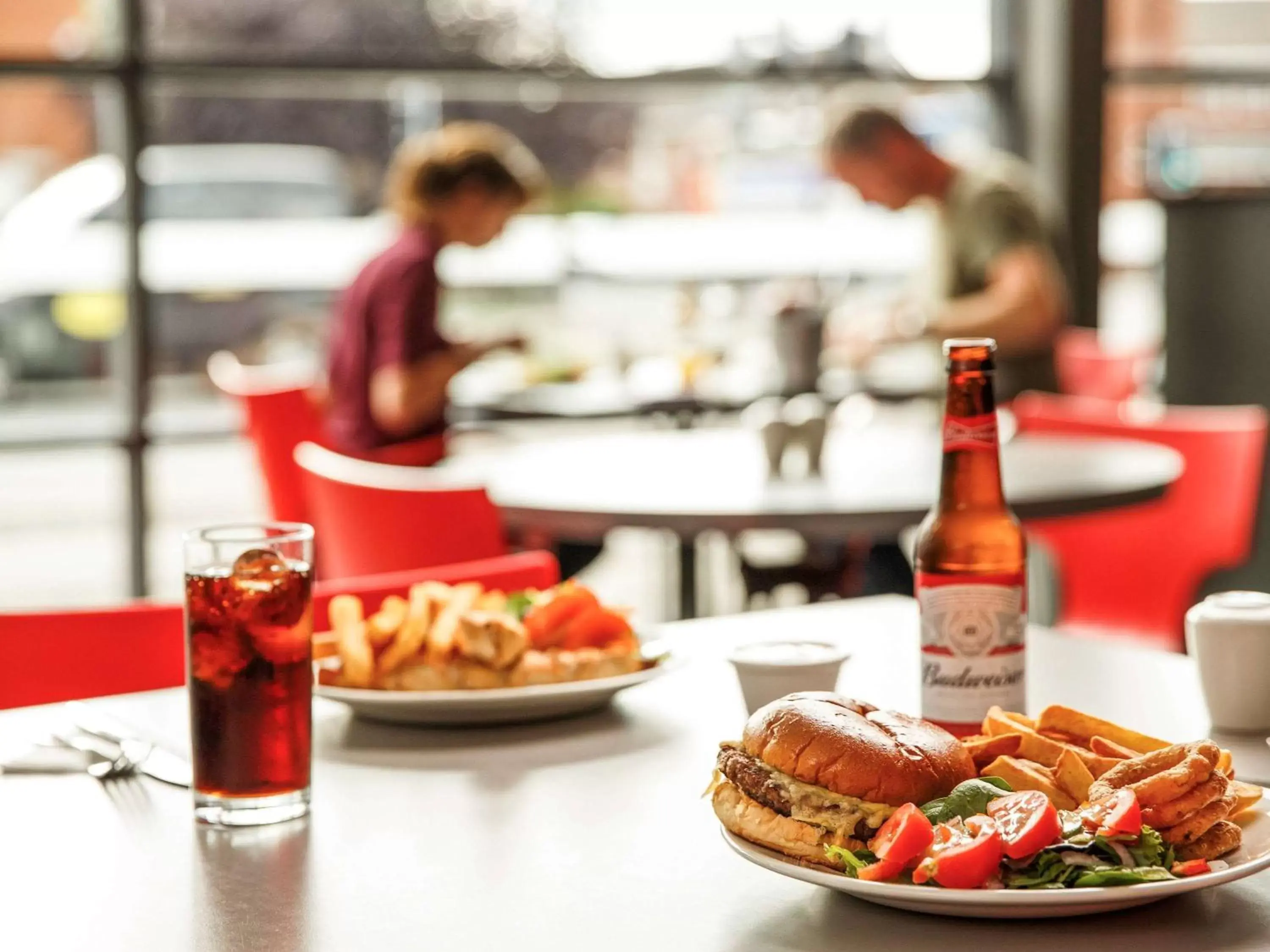 Restaurant/places to eat in ibis Hull City Centre