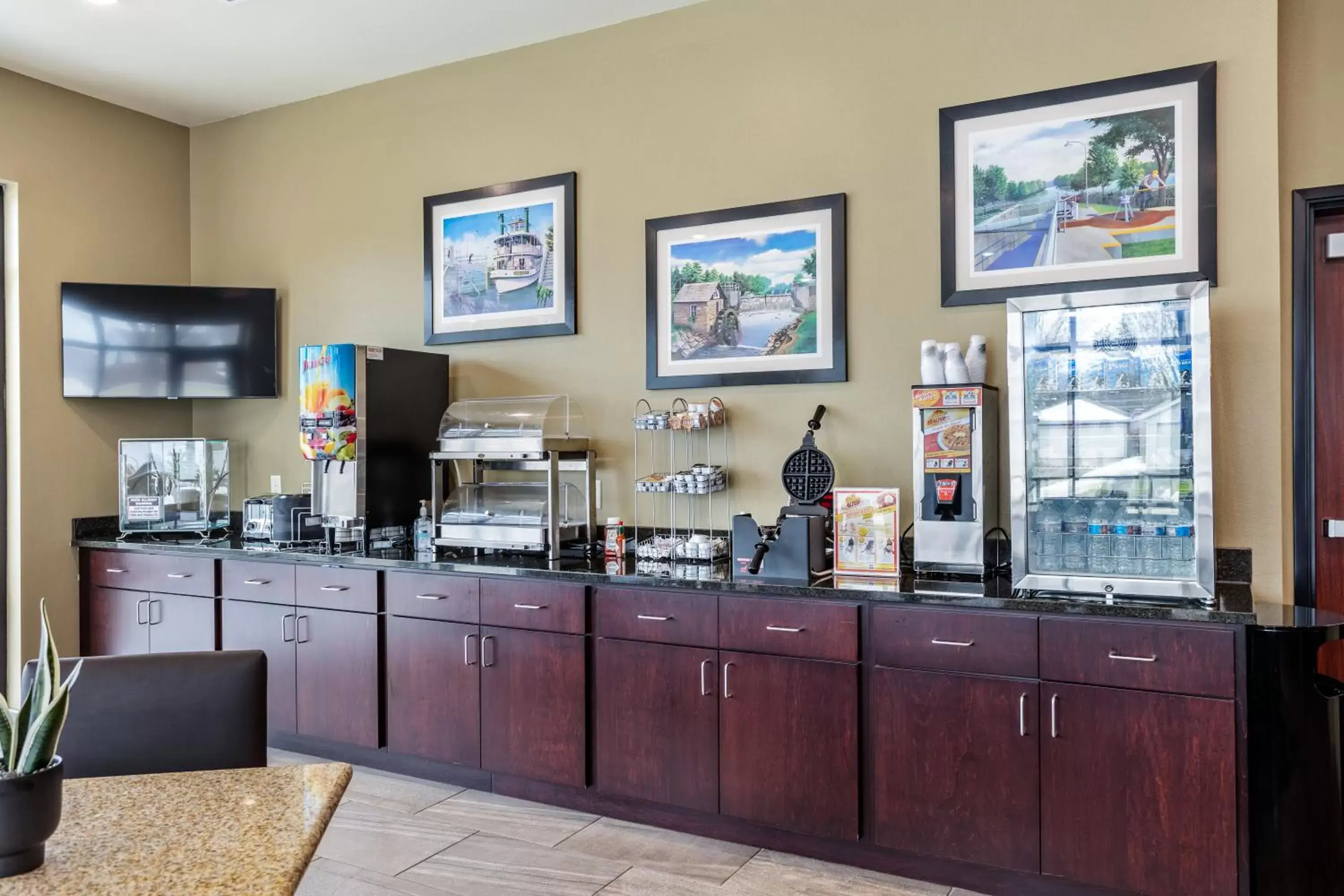 Food and drinks, Restaurant/Places to Eat in Cobblestone Hotel & Suites - Little Chute