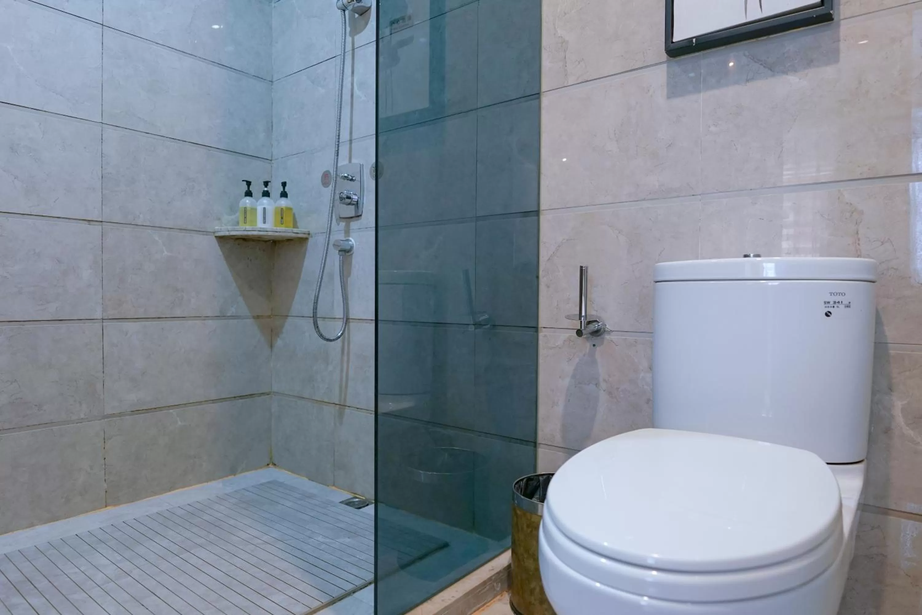 Shower, Bathroom in Paco Hotel Tiyuxilu Metro Guangzhou-Free Shuttle Bus fir Canton Fair