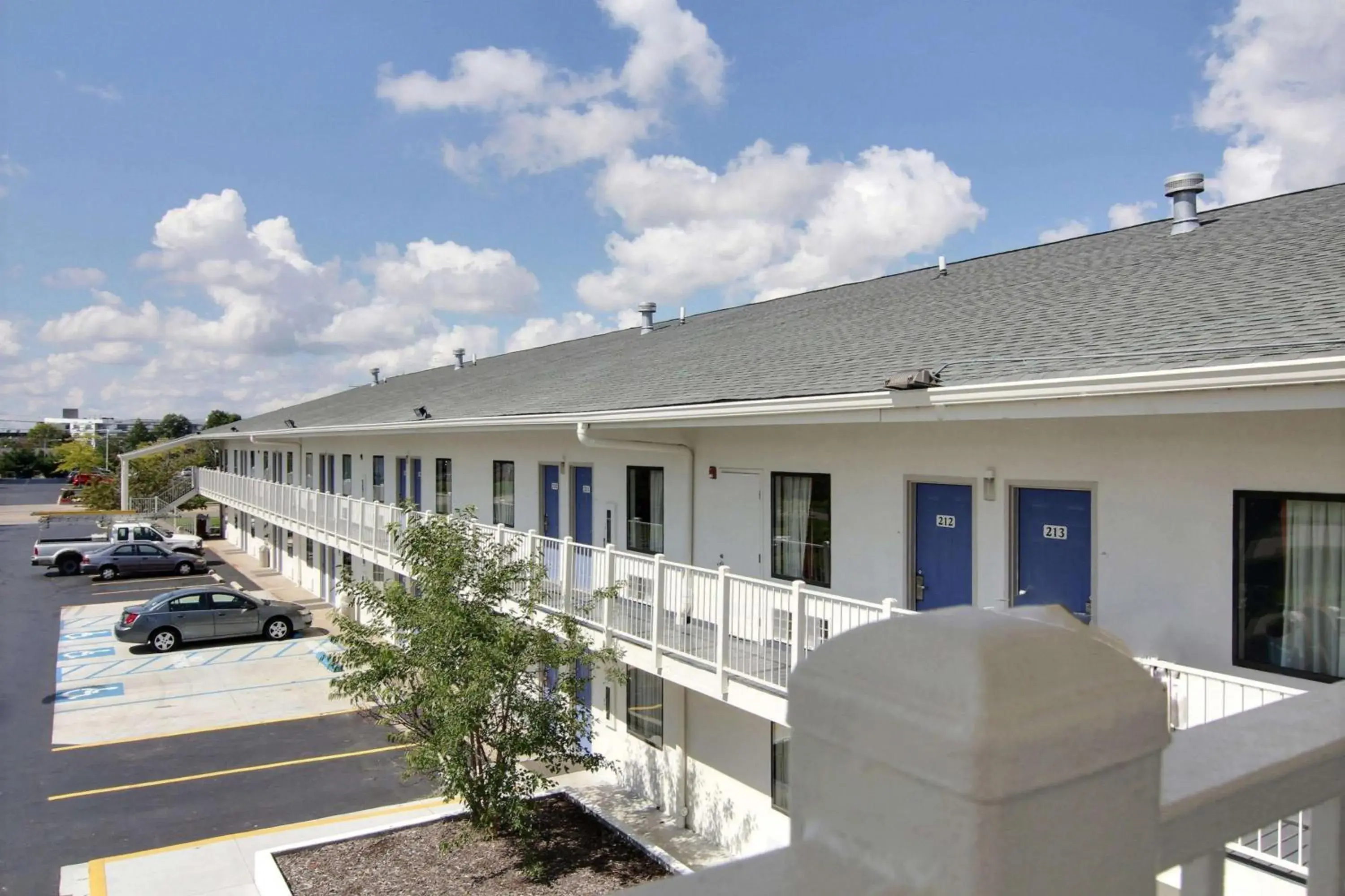 Property building, Balcony/Terrace in Motel 6-Middleburg Heights, OH - Cleveland