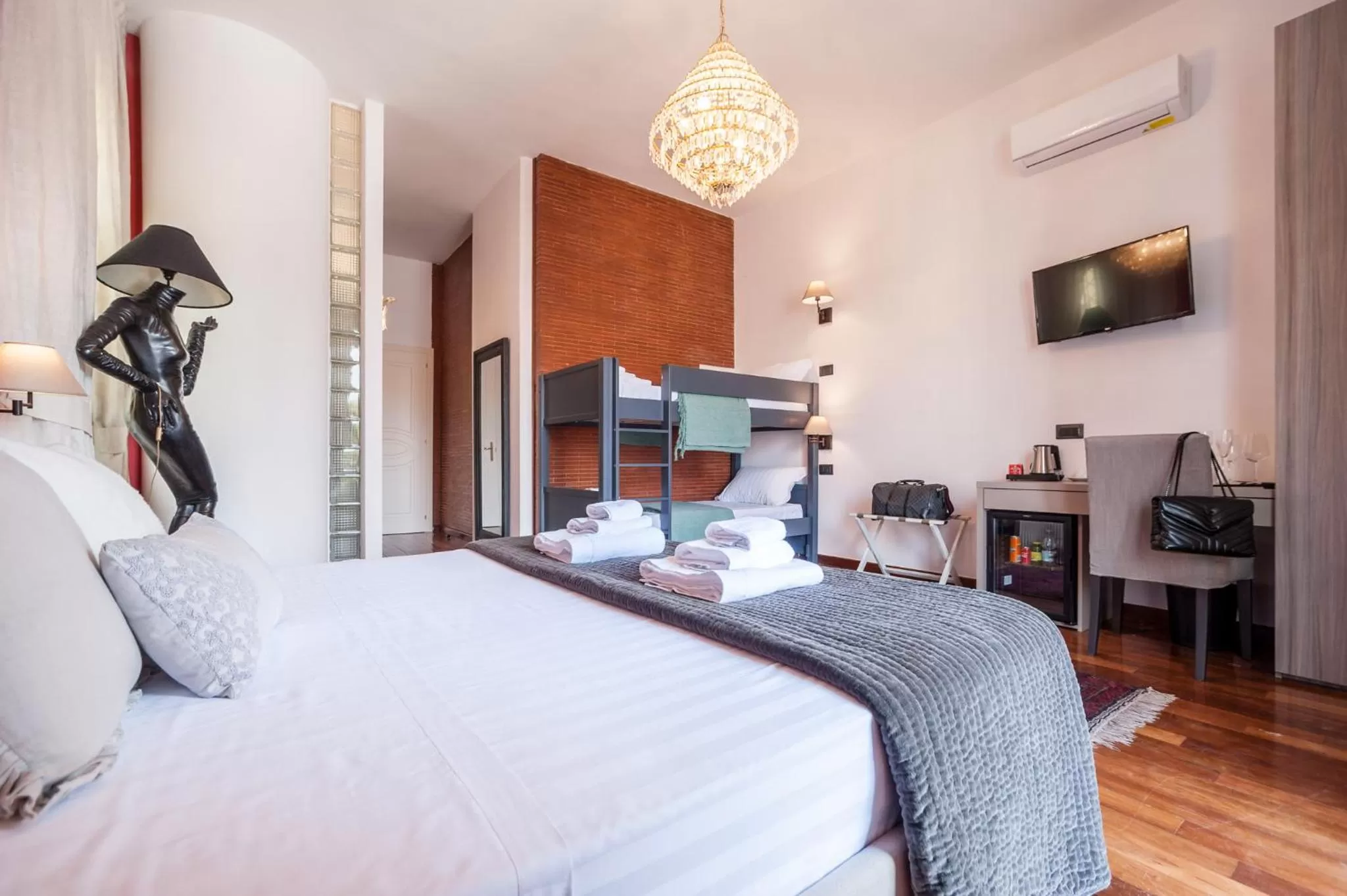 Other, Bed in Dream House Pompei