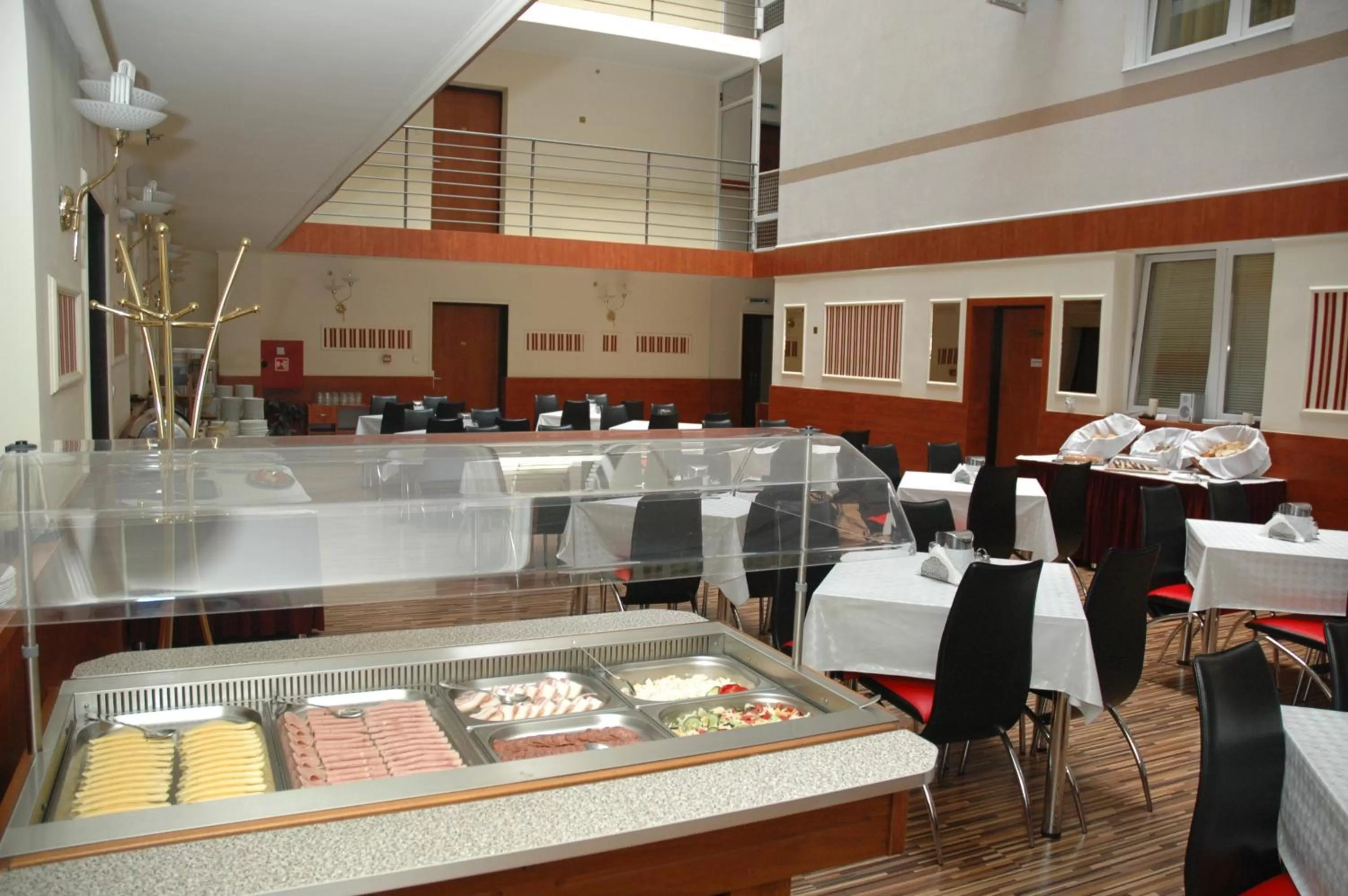 Restaurant/places to eat in Atlantic Hotel