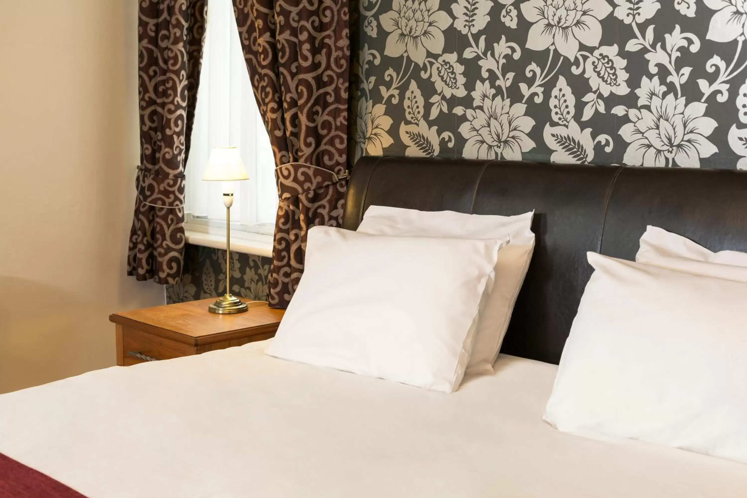 Bed in Wheatsheaf Hotel by Chef & Brewer Collection