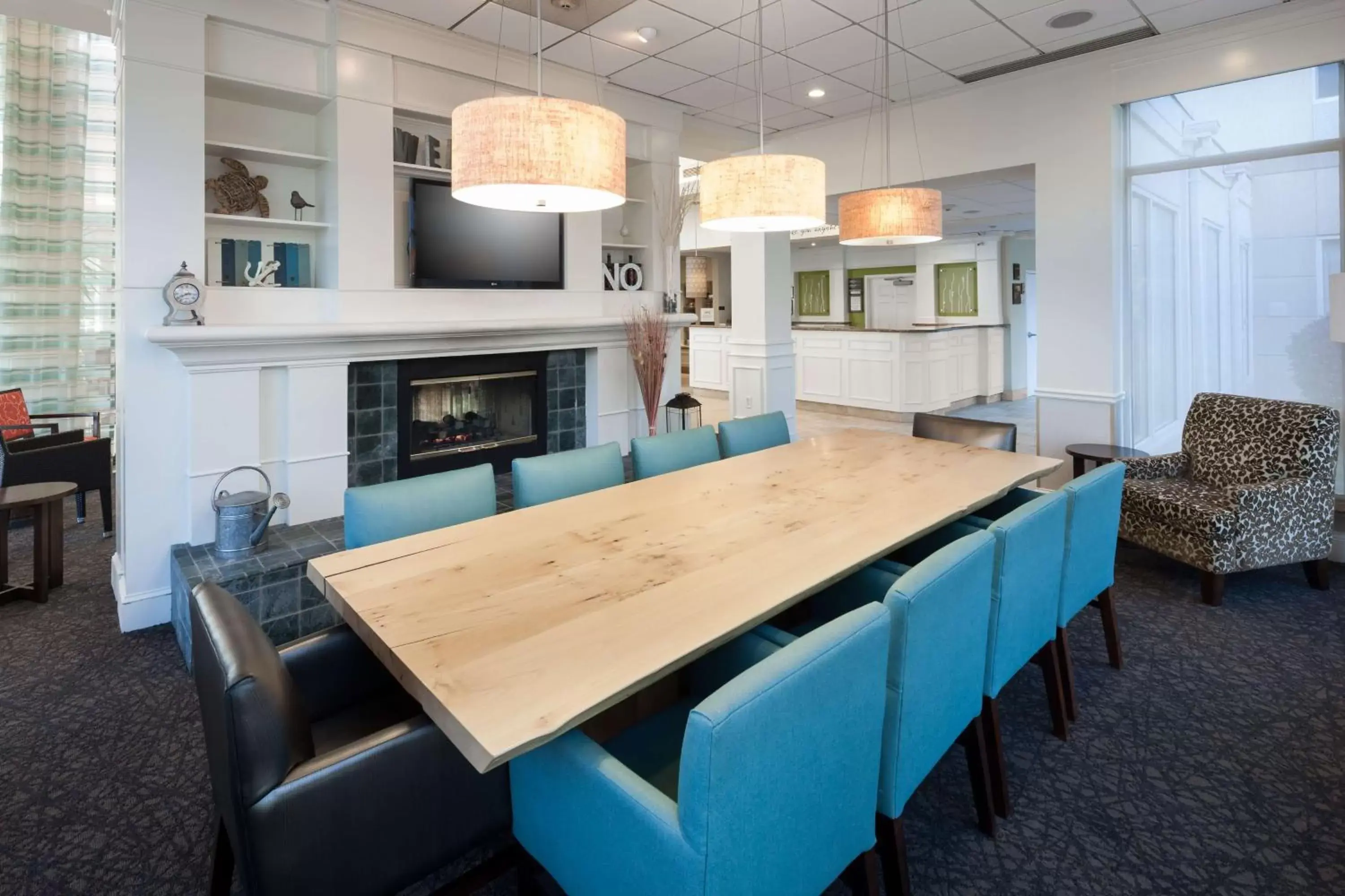 Lobby or reception, Dining Area in Hilton Garden Inn Savannah Airport