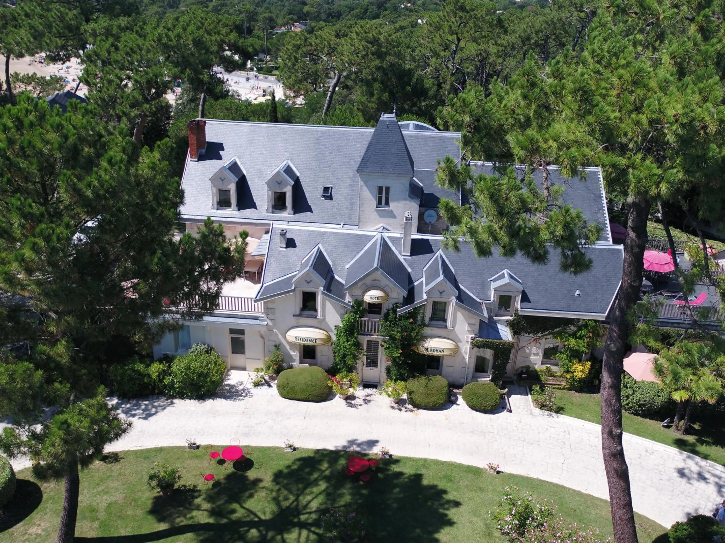 Bird's eye view in Hôtel The Originals Résidence de Rohan (EX RELAIS DU SILENCE)