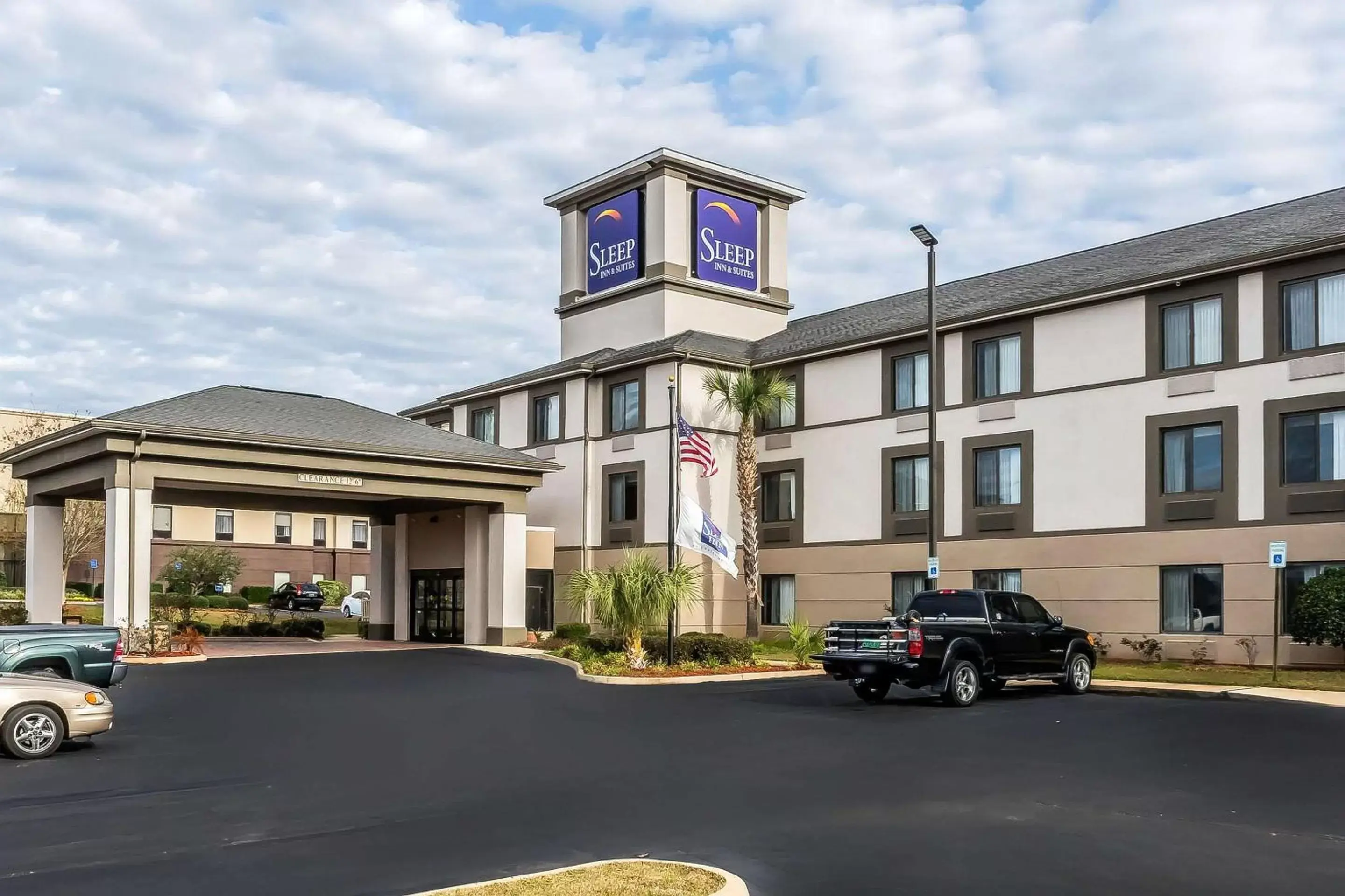 Property Building in Sleep Inn & Suites Dothan North