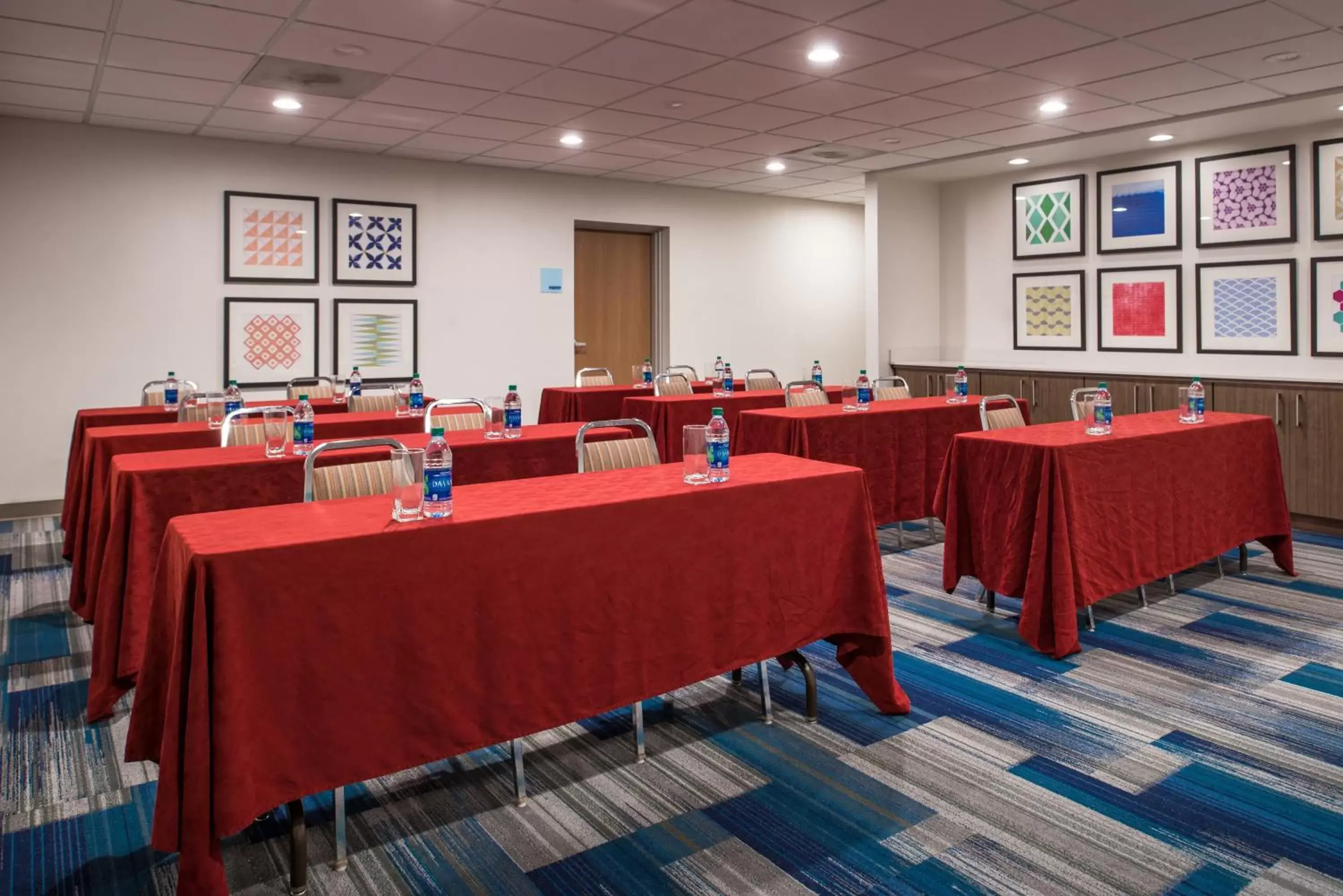 Meeting/conference room in Holiday Inn Express Hotel & Suites Tampa-Anderson Road-Veterans Exp, an IHG Hotel