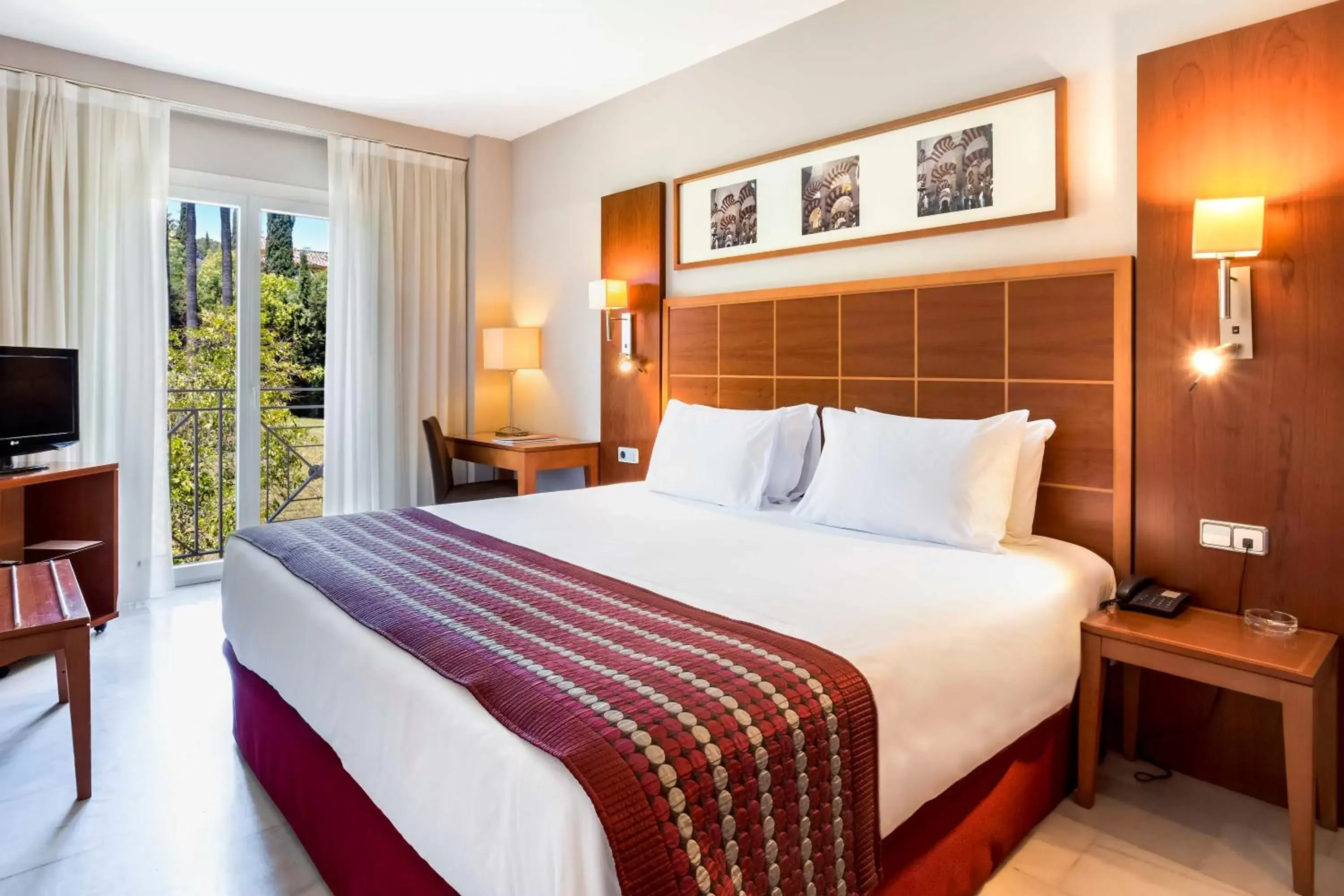 Photo of the whole room, Bed in Exe Las Adelfas Photo of the whole room, Bed in Exe Las Adelfas