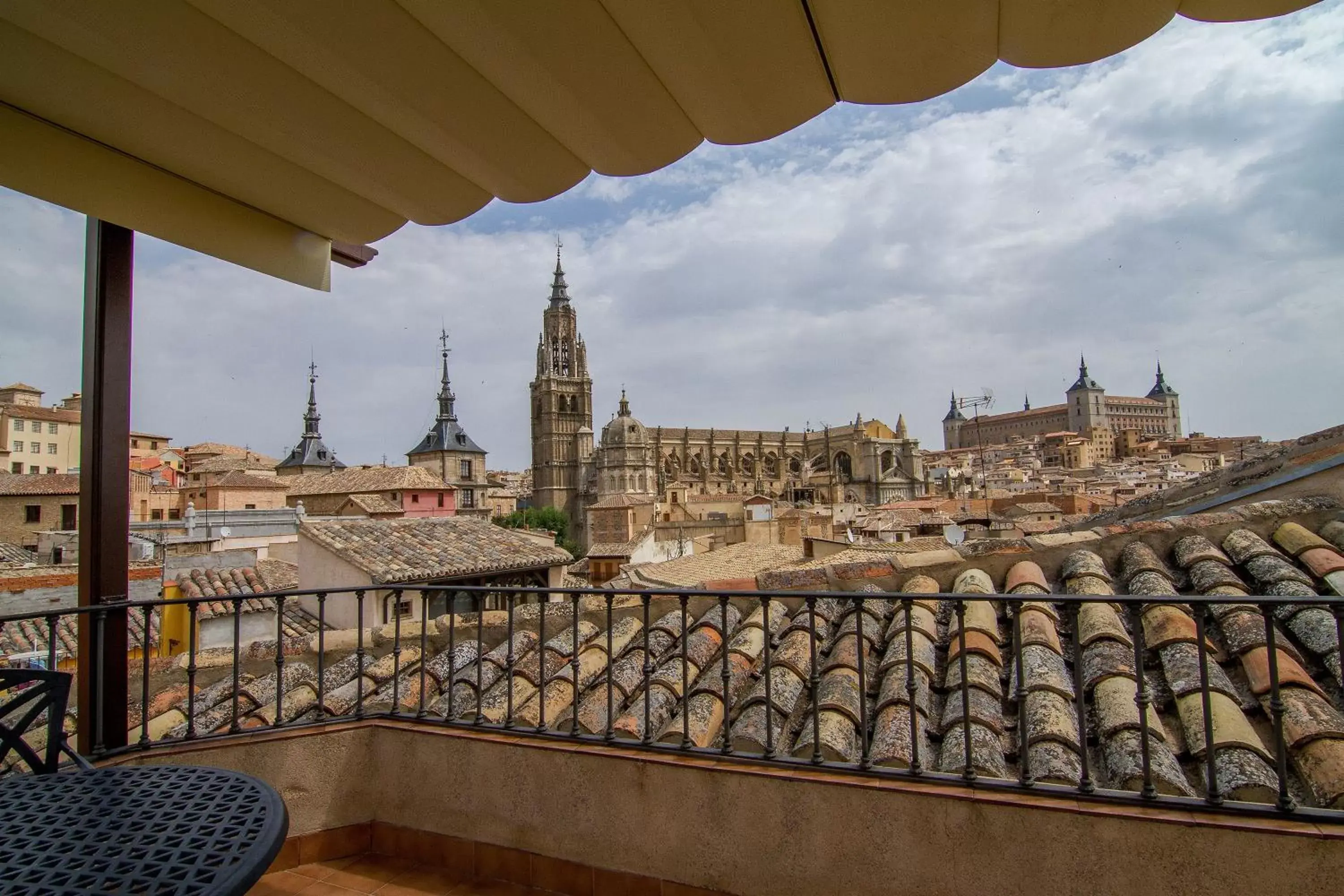 Landmark view, Balcony/Terrace in Hotel Santa Isabel