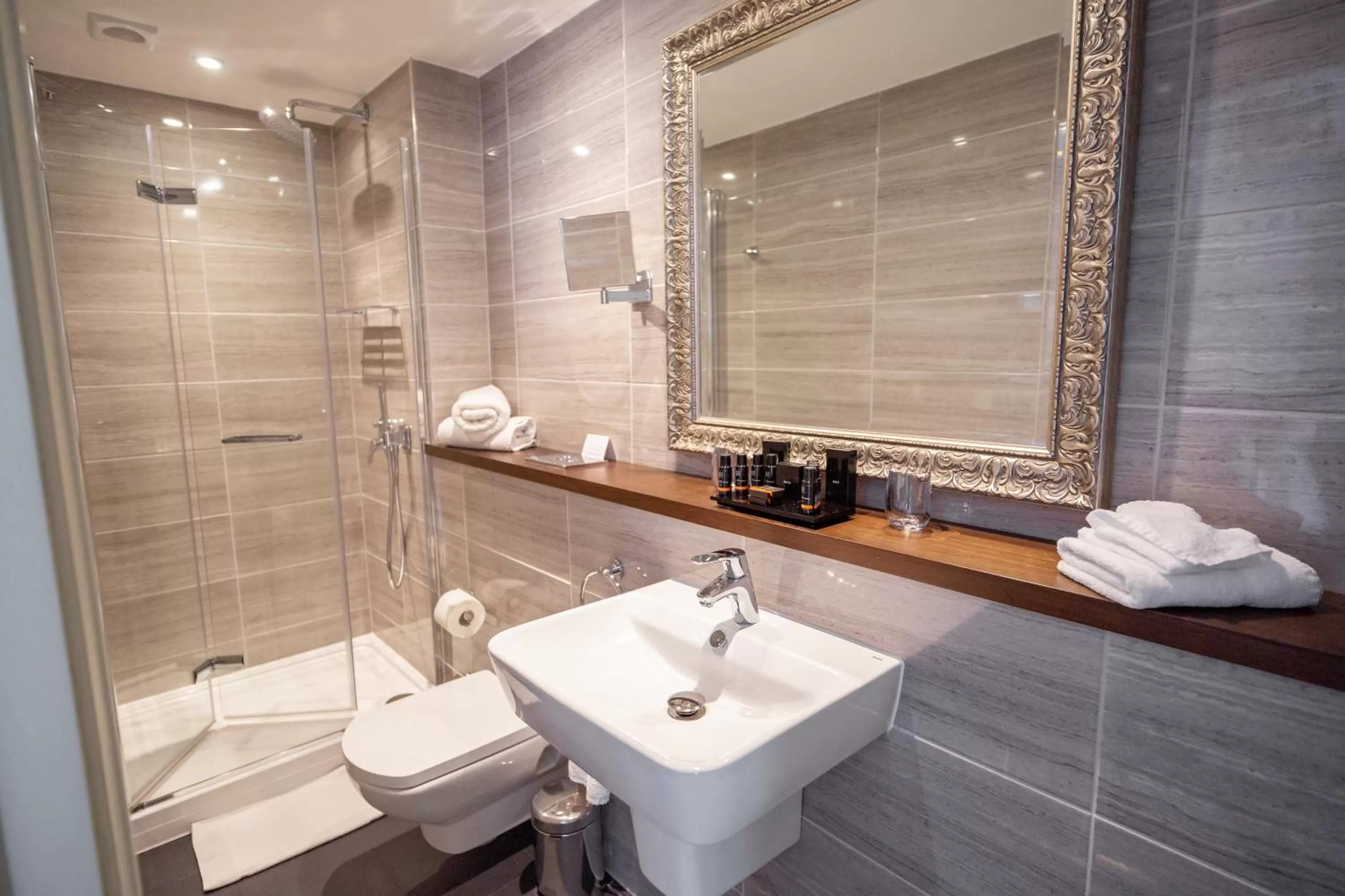 Bathroom in Trinity Townhouse Hotel