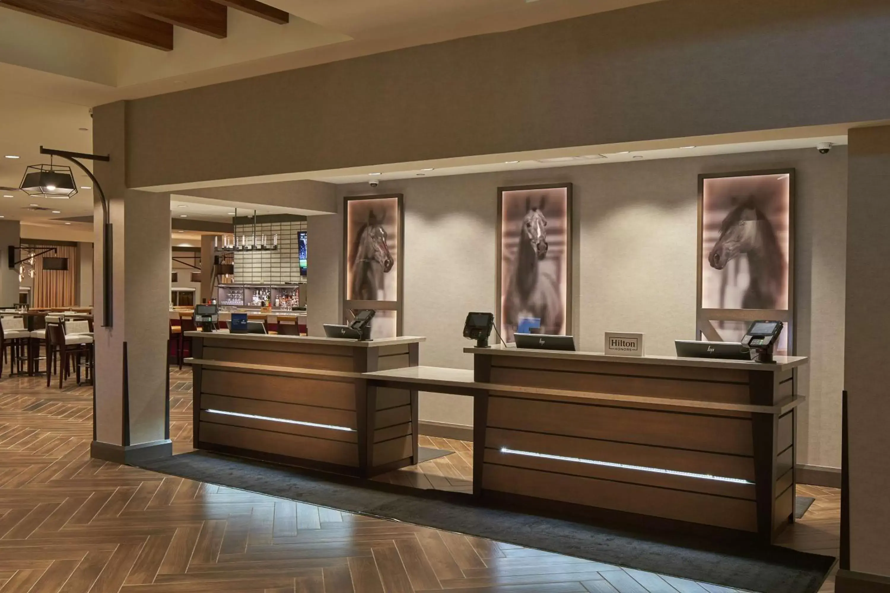 Lobby or reception in Hilton Cincinnati Airport