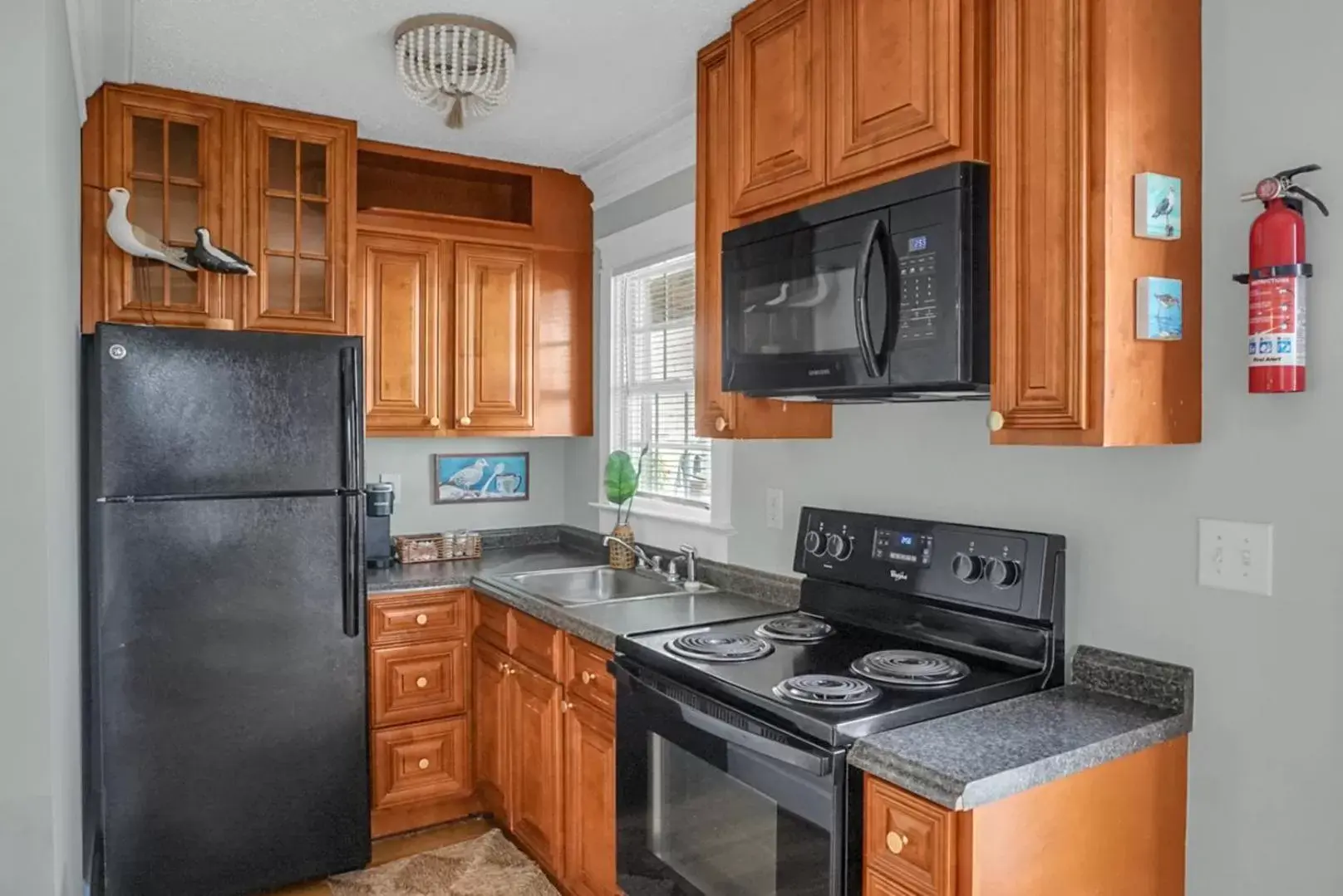 Kitchen/Kitchenette in Carolina Beach Inn