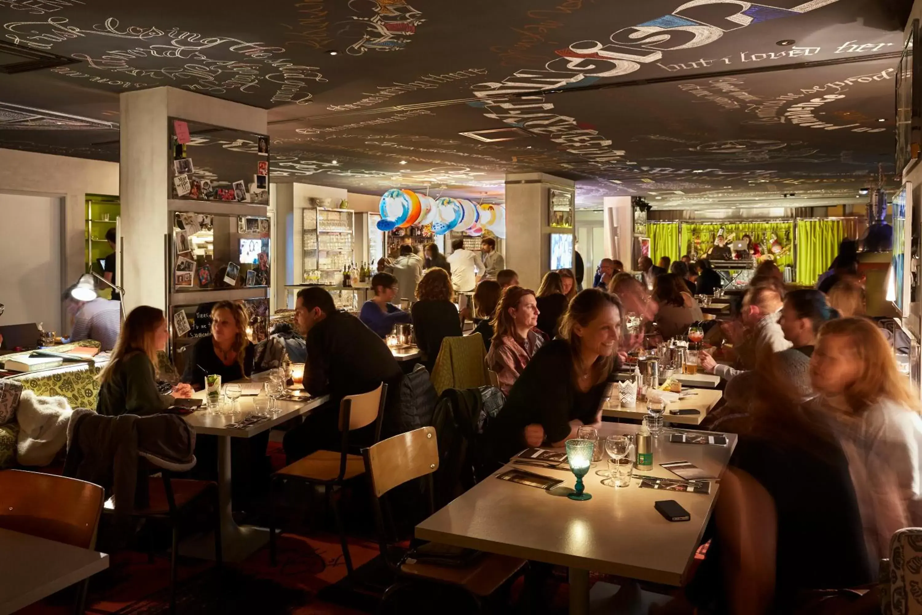 Restaurant/Places to Eat in Mama Shelter Marseille