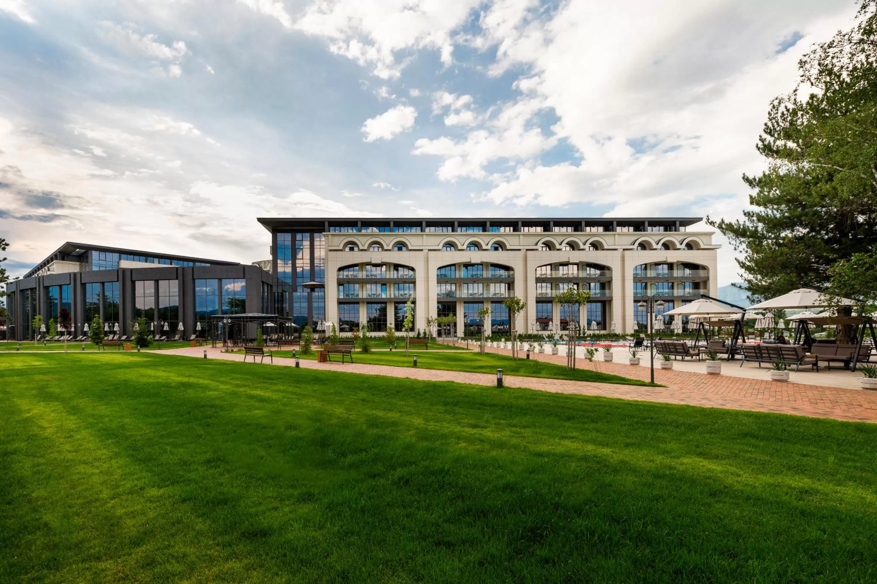 Garden in Kings' Valley Medical & Spa Hotel