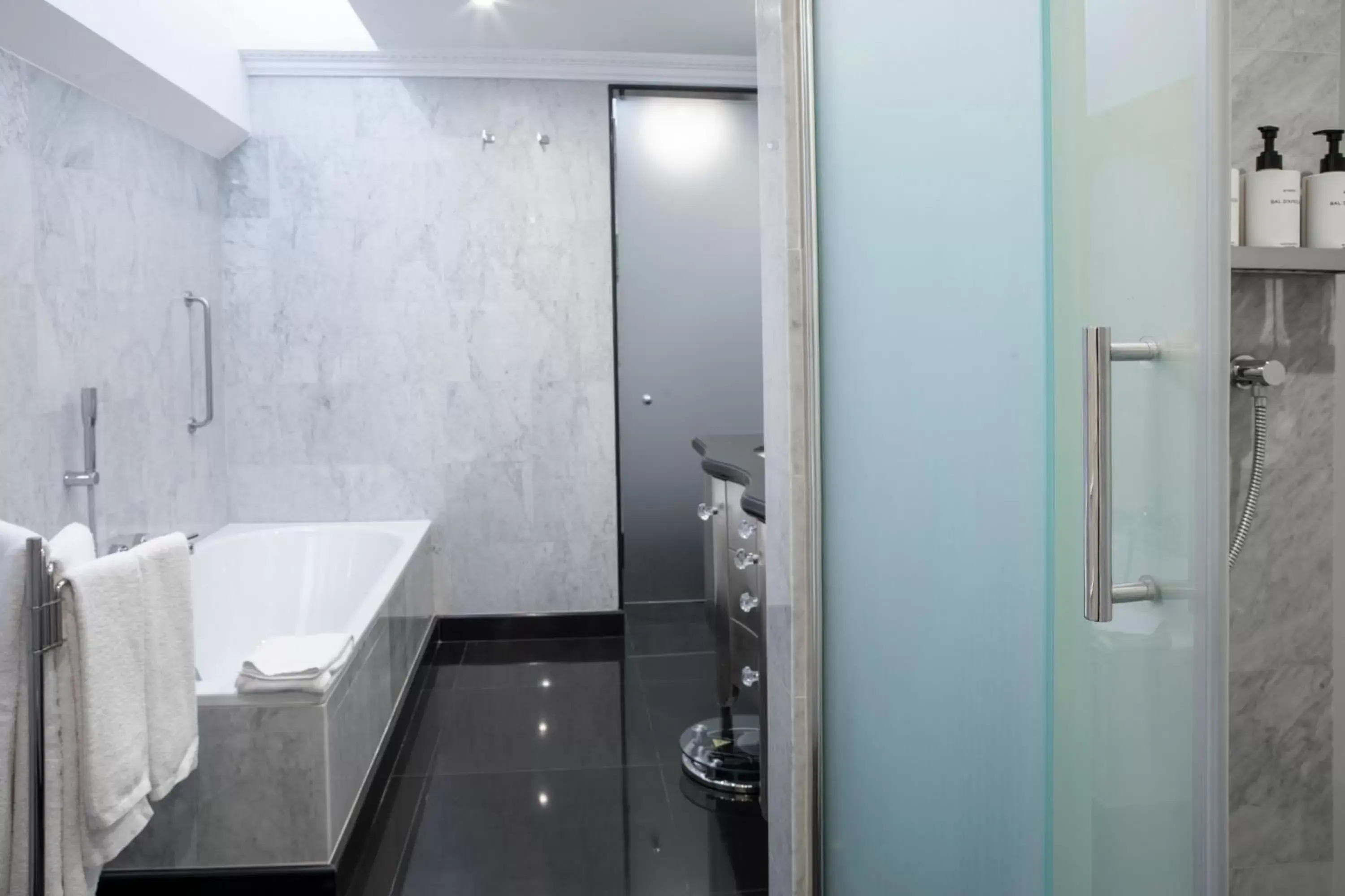 Bathroom in InterContinental Porto - Palacio das Cardosas by IHG Bathroom in InterContinental Porto - Palacio das Cardosas by IHG