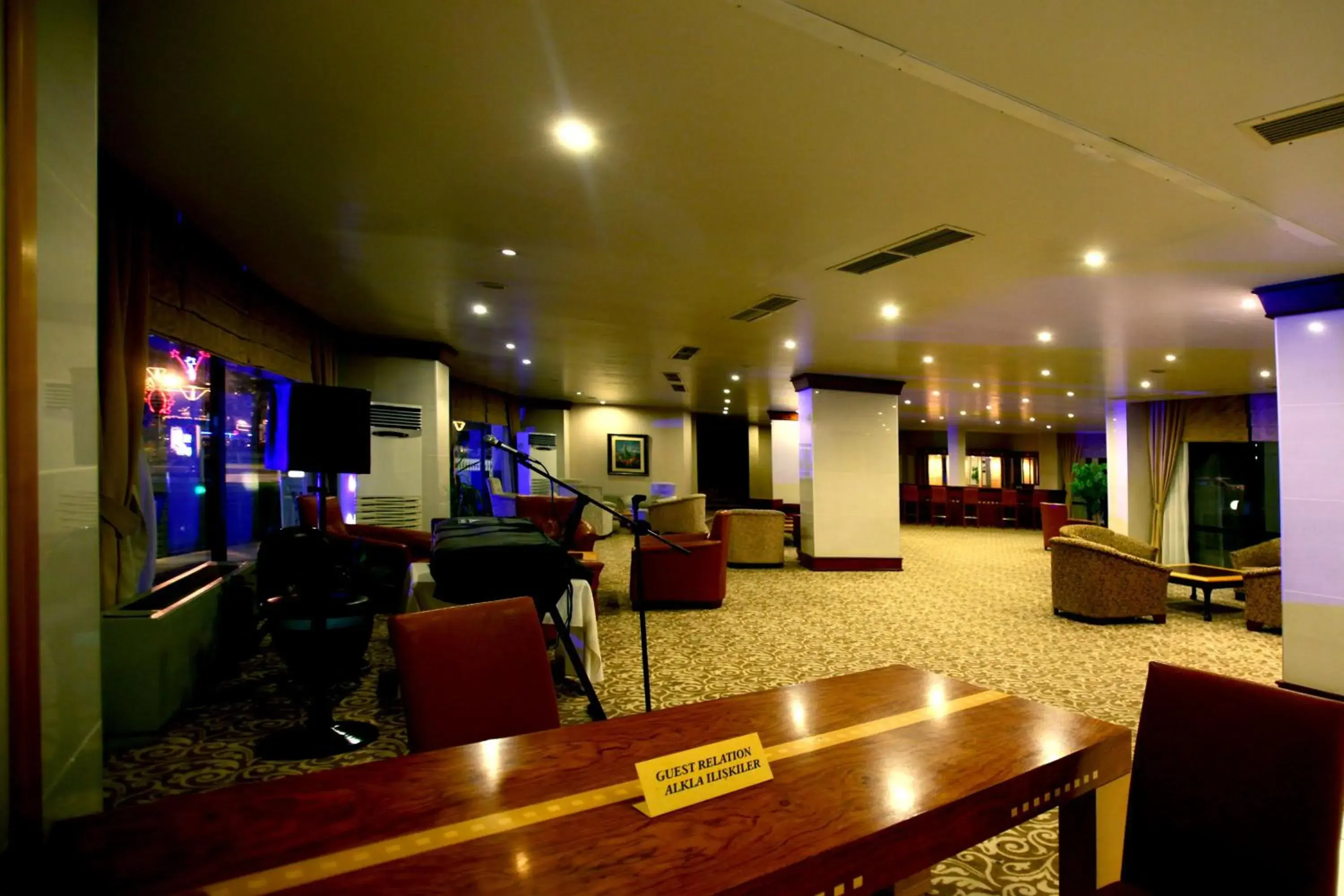 Lobby or reception, Lounge/Bar in Cender Hotel