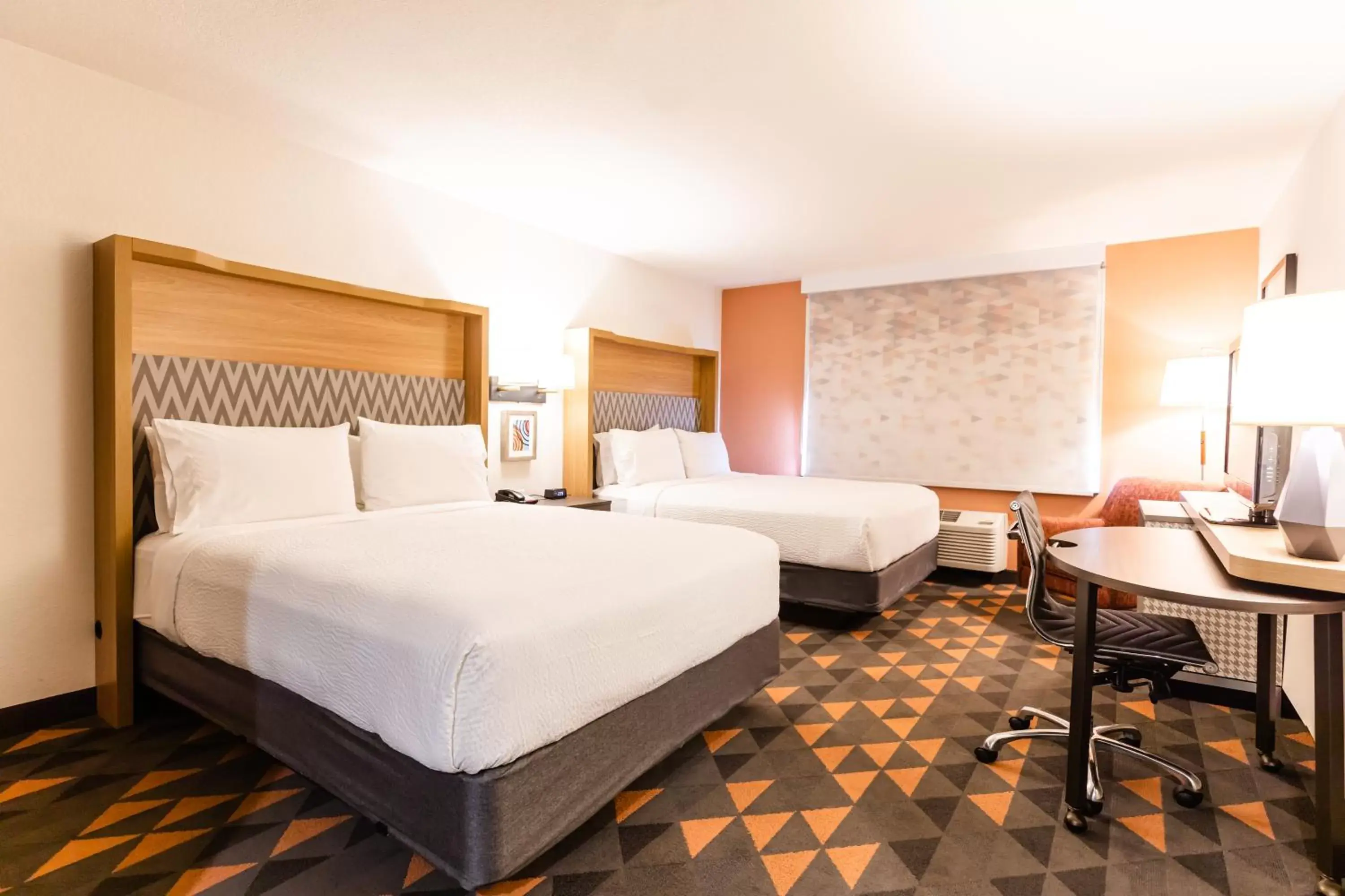 Bedroom, Bed in Holiday Inn Rancho Cordova - Northeast Sacramento, an IHG Hotel
