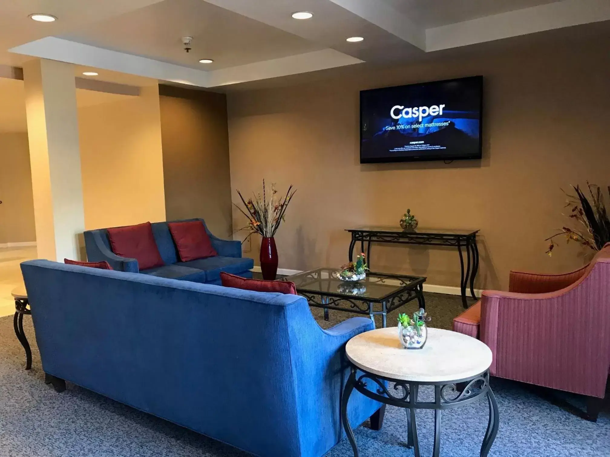 Communal lounge/ TV room, Seating Area in Varsity Clubs of America - Tucson