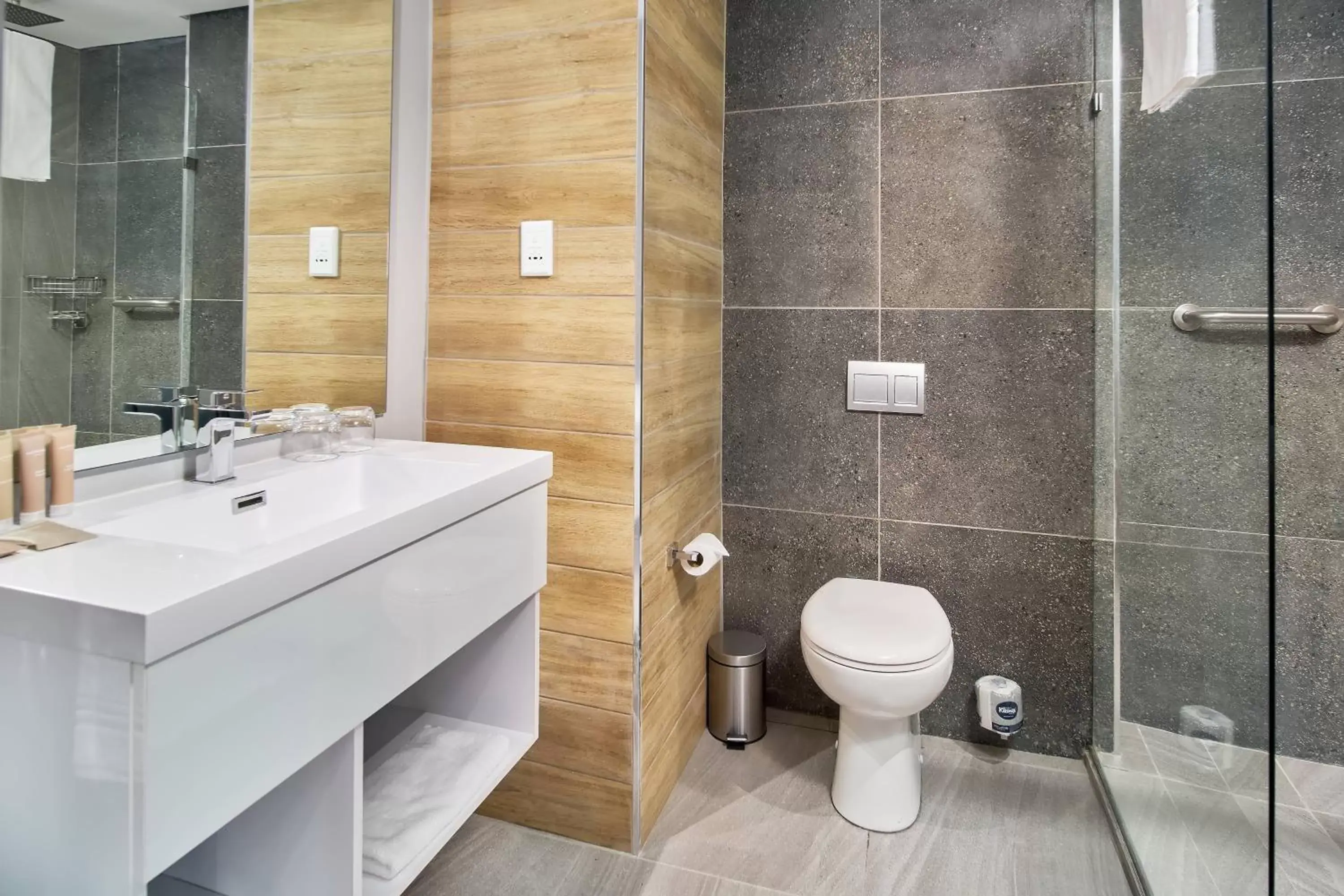 Bathroom in Protea Hotel by Marriott Pretoria Loftus Park