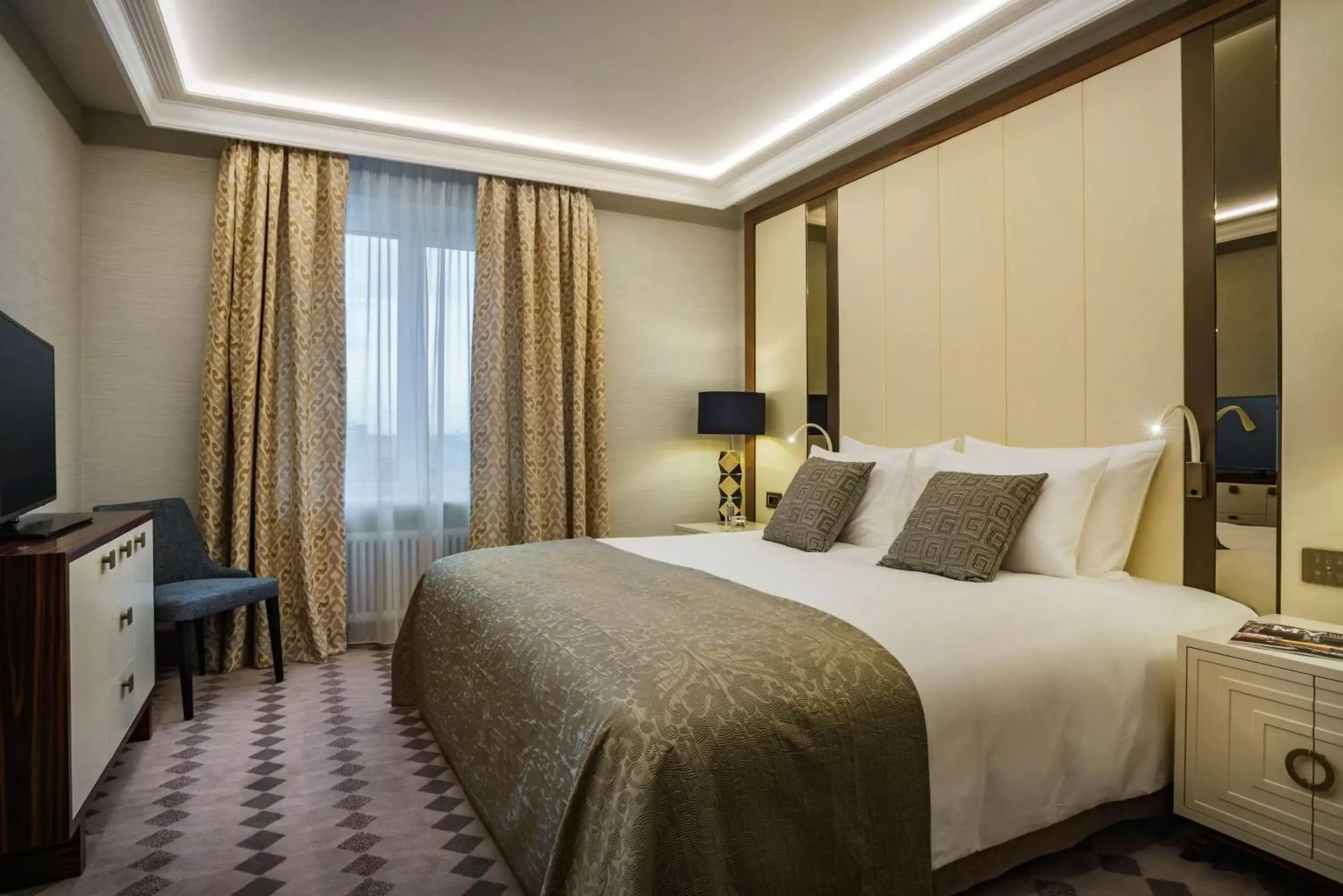 Photo of the whole room, Bed in Grand Hotel Kempinski Riga