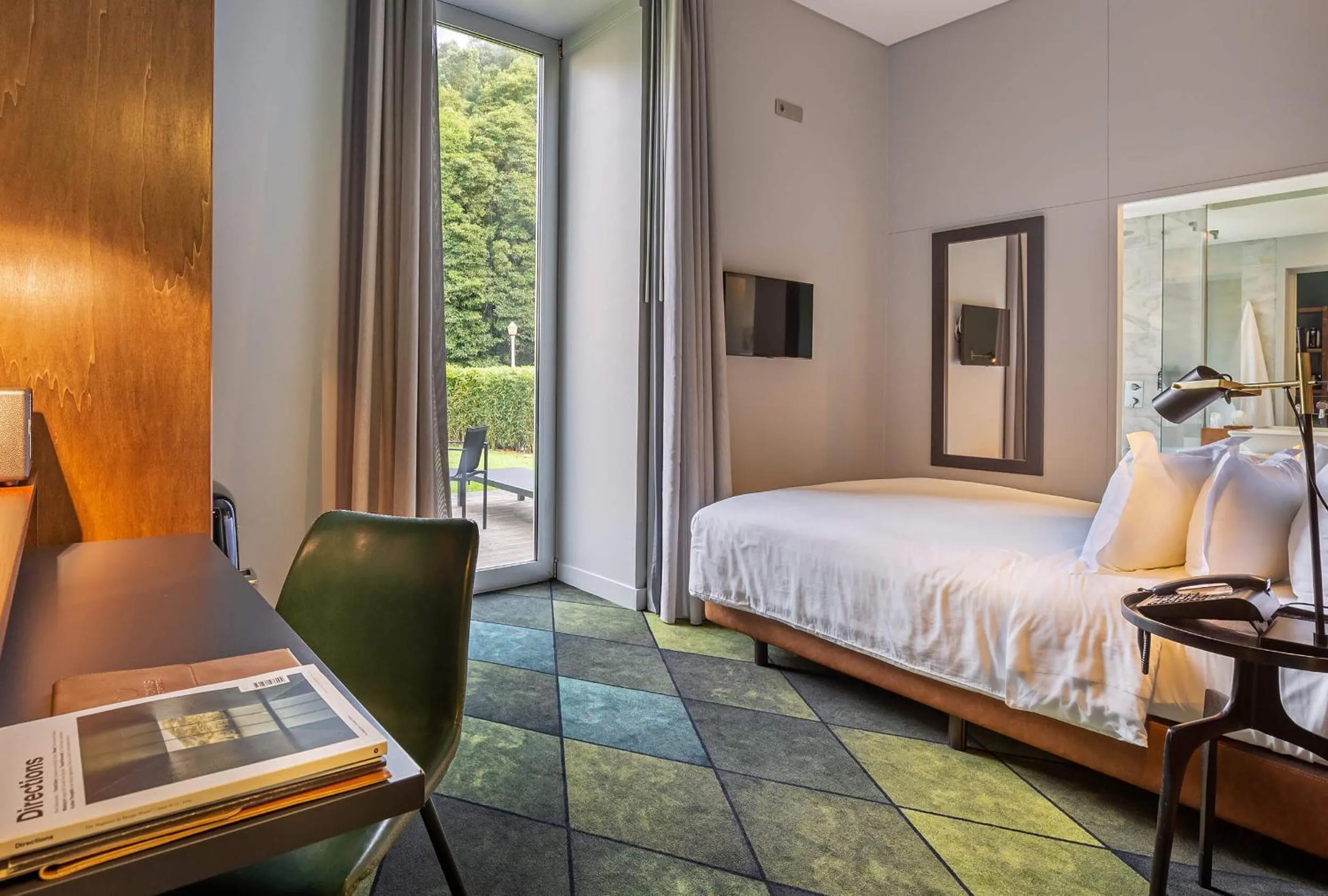 Inner courtyard view, Bed in Furnas Boutique Hotel - Thermal & Spa