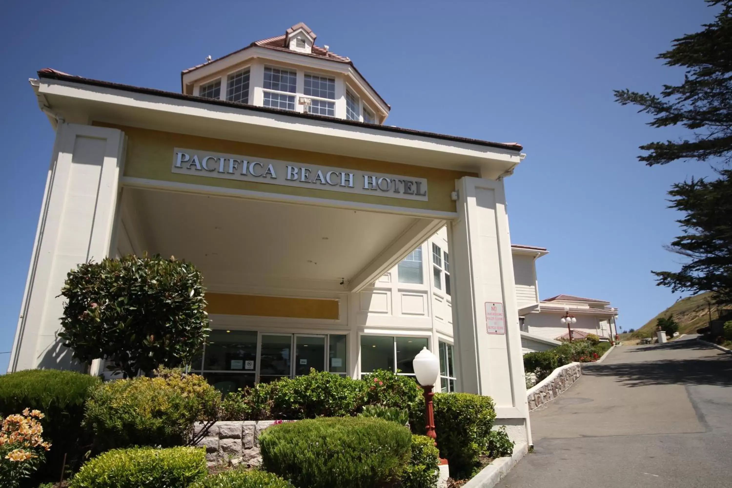 Facade/entrance, Property Building in Pacifica Beach Hotel