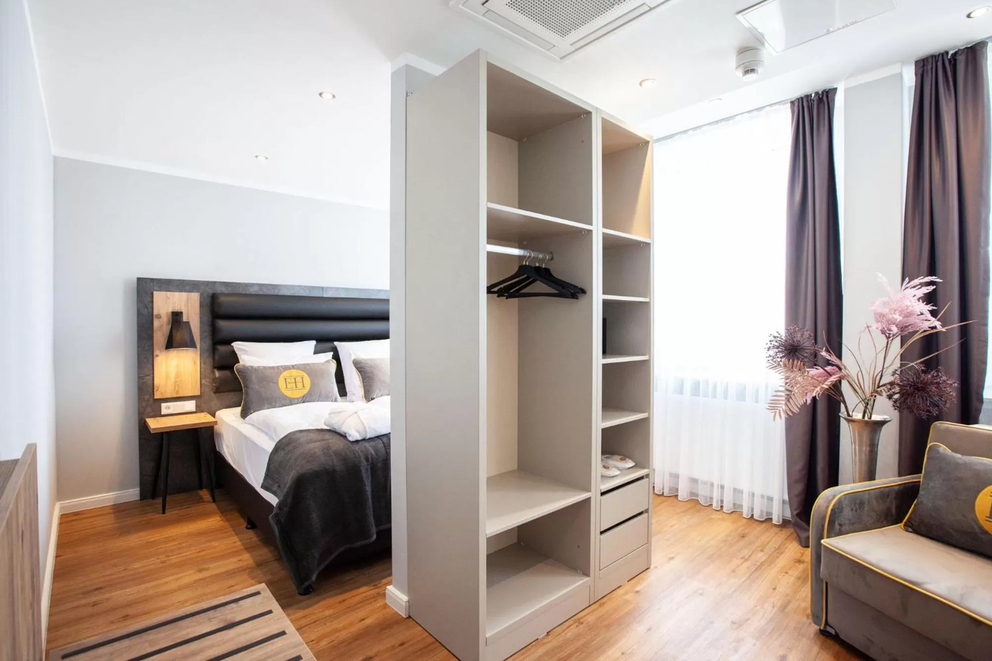 Photo of the whole room, Bed in DORMERO Hotel Bremen