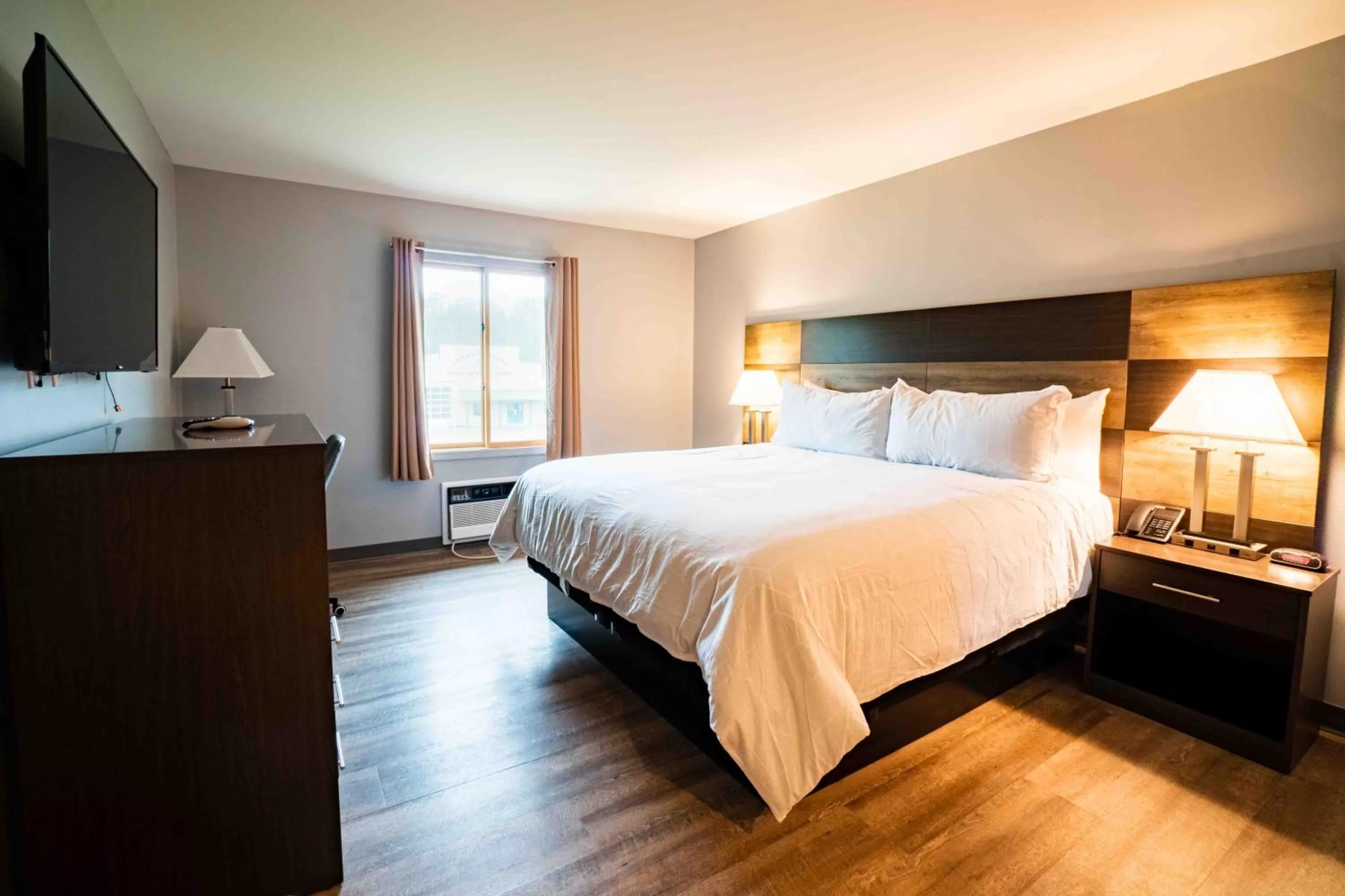 Photo of the whole room, Bed in The Inn at Canaan