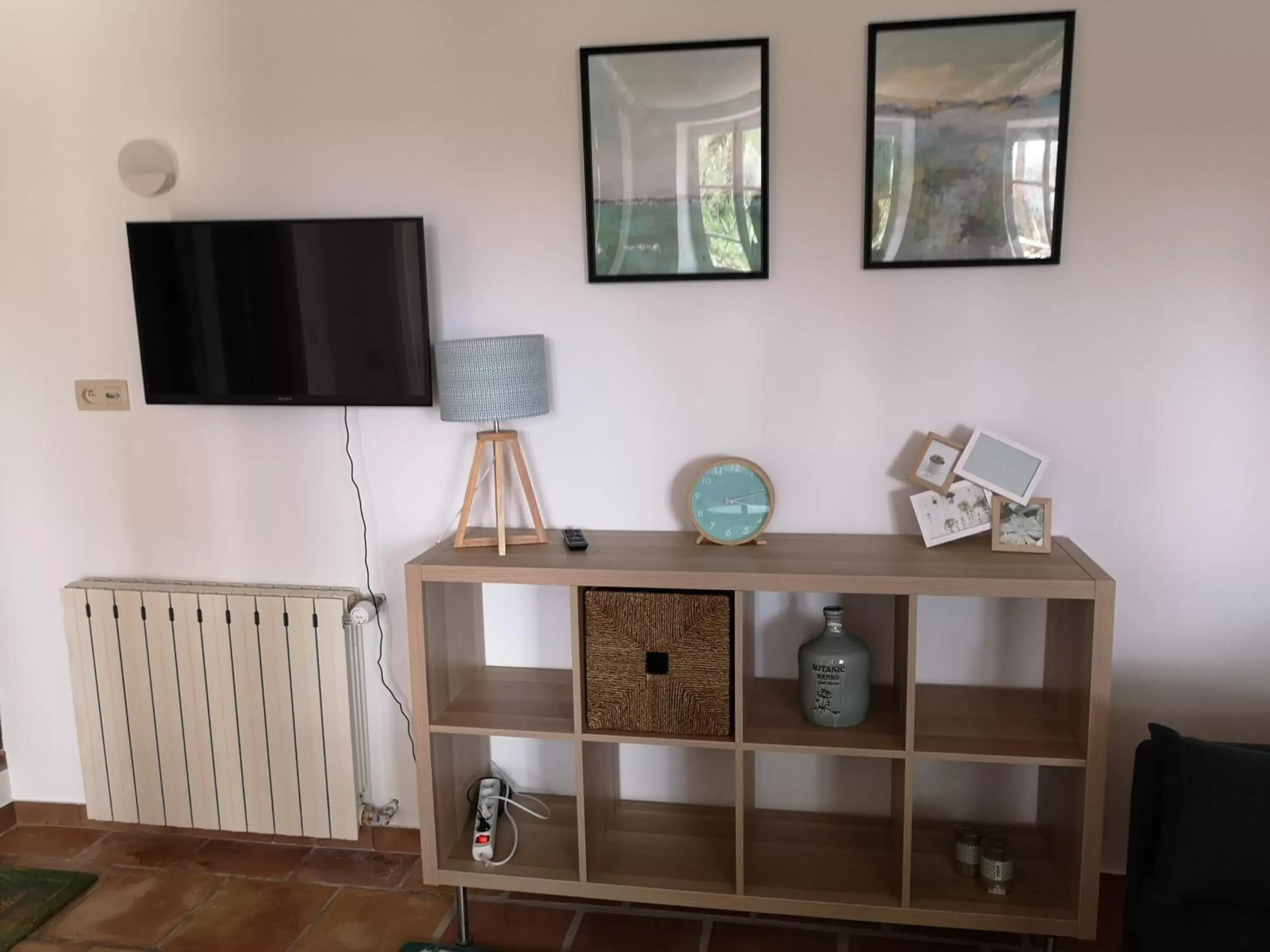 TV/Entertainment Center in La Bastide du Limon