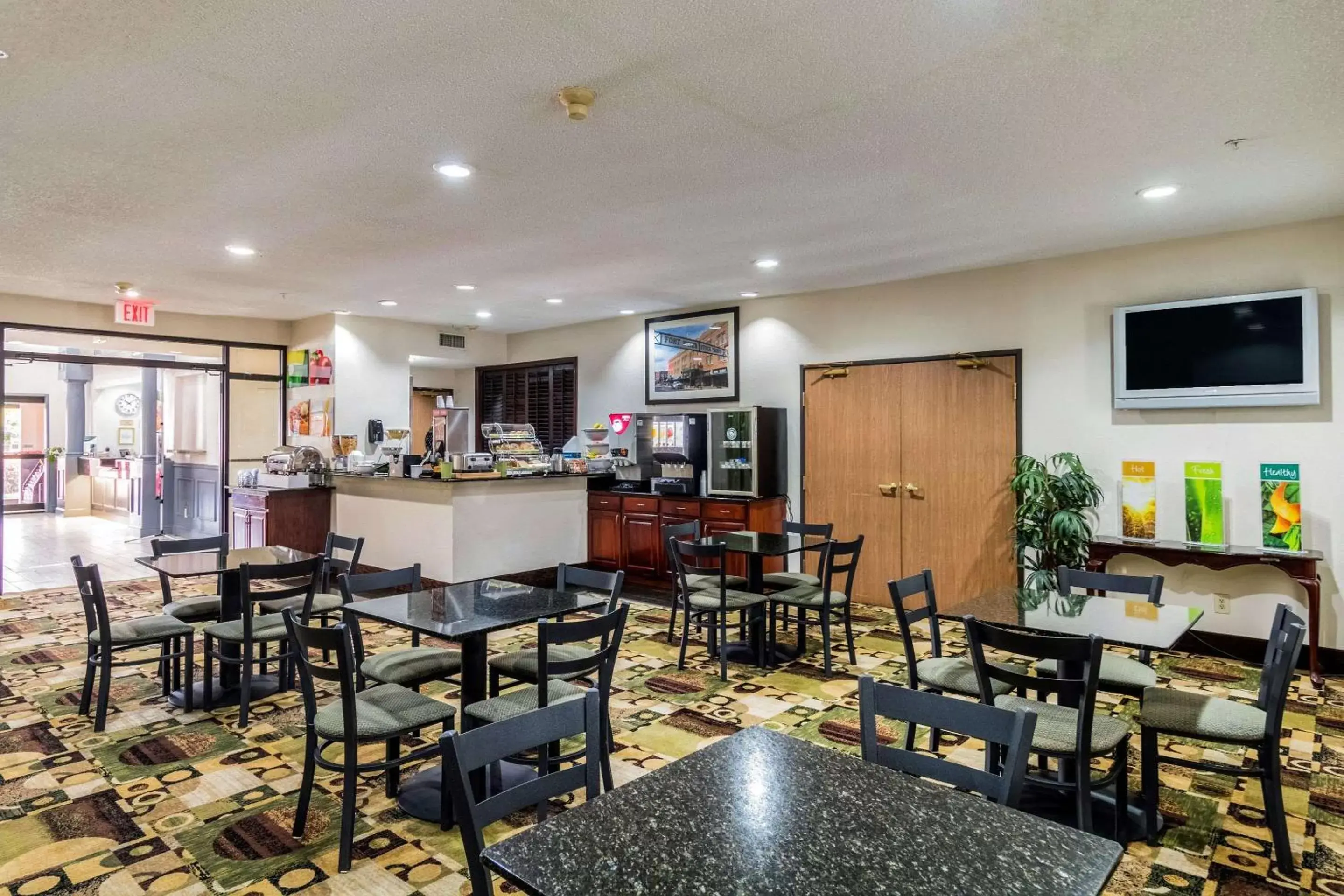 Restaurant/Places to Eat in Quality Suites, Ft Worth Burleson