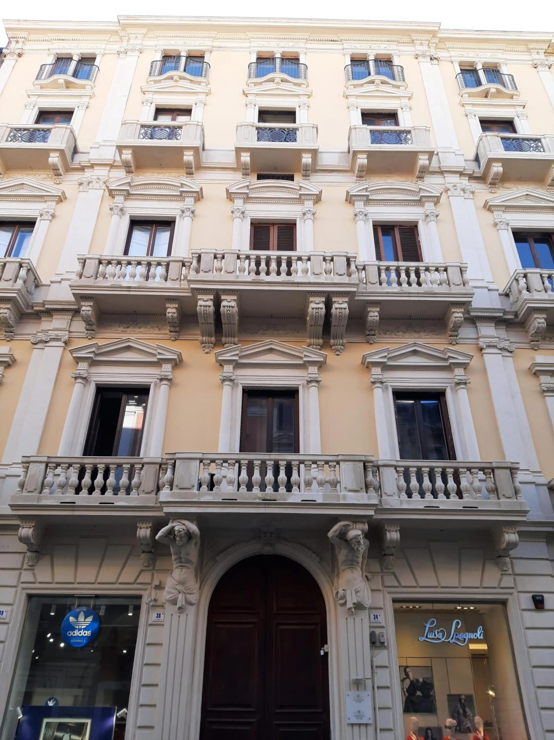 Property building in Umberto House Catania