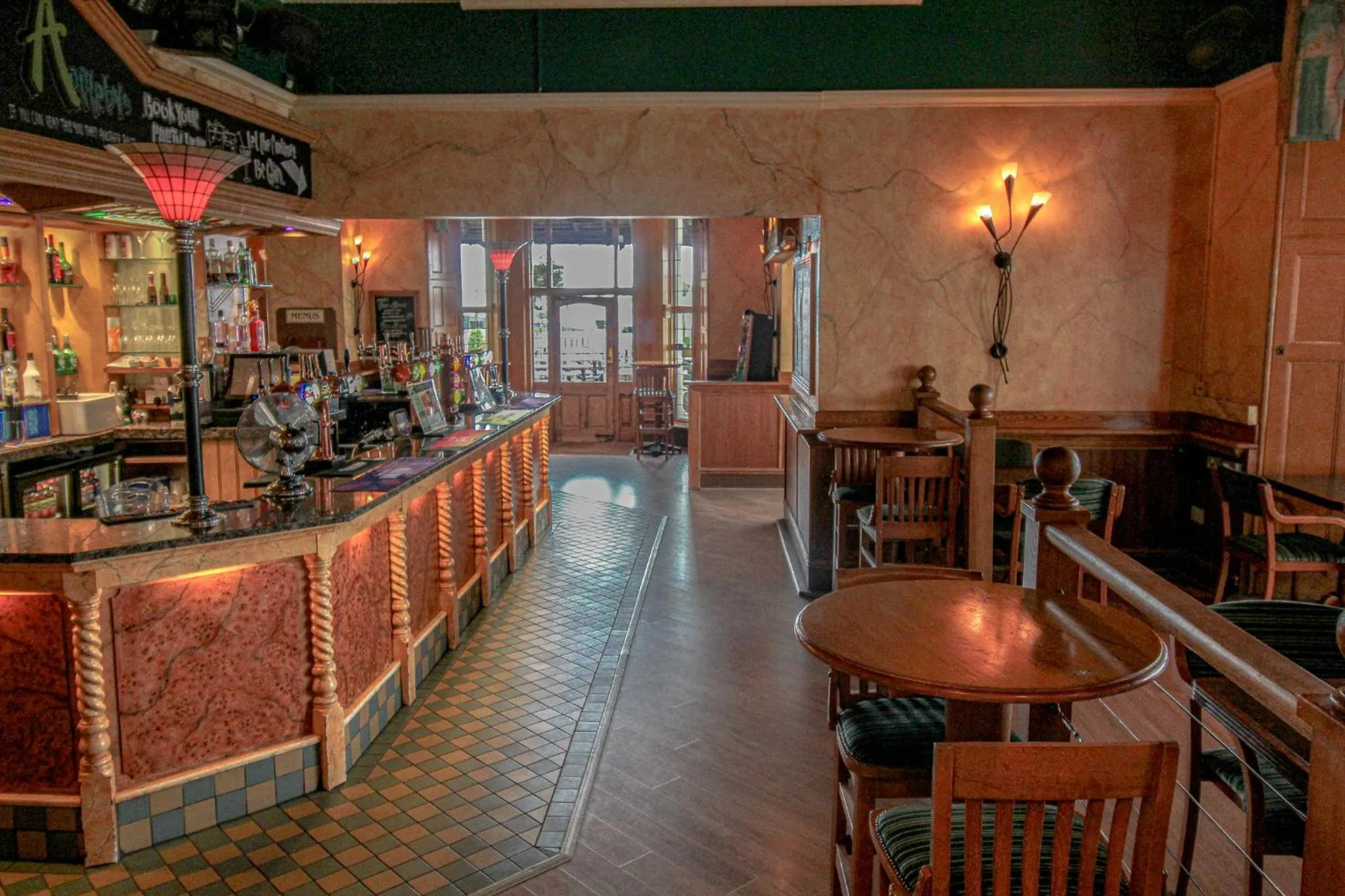 Restaurant/places to eat in The Heritage Hotel