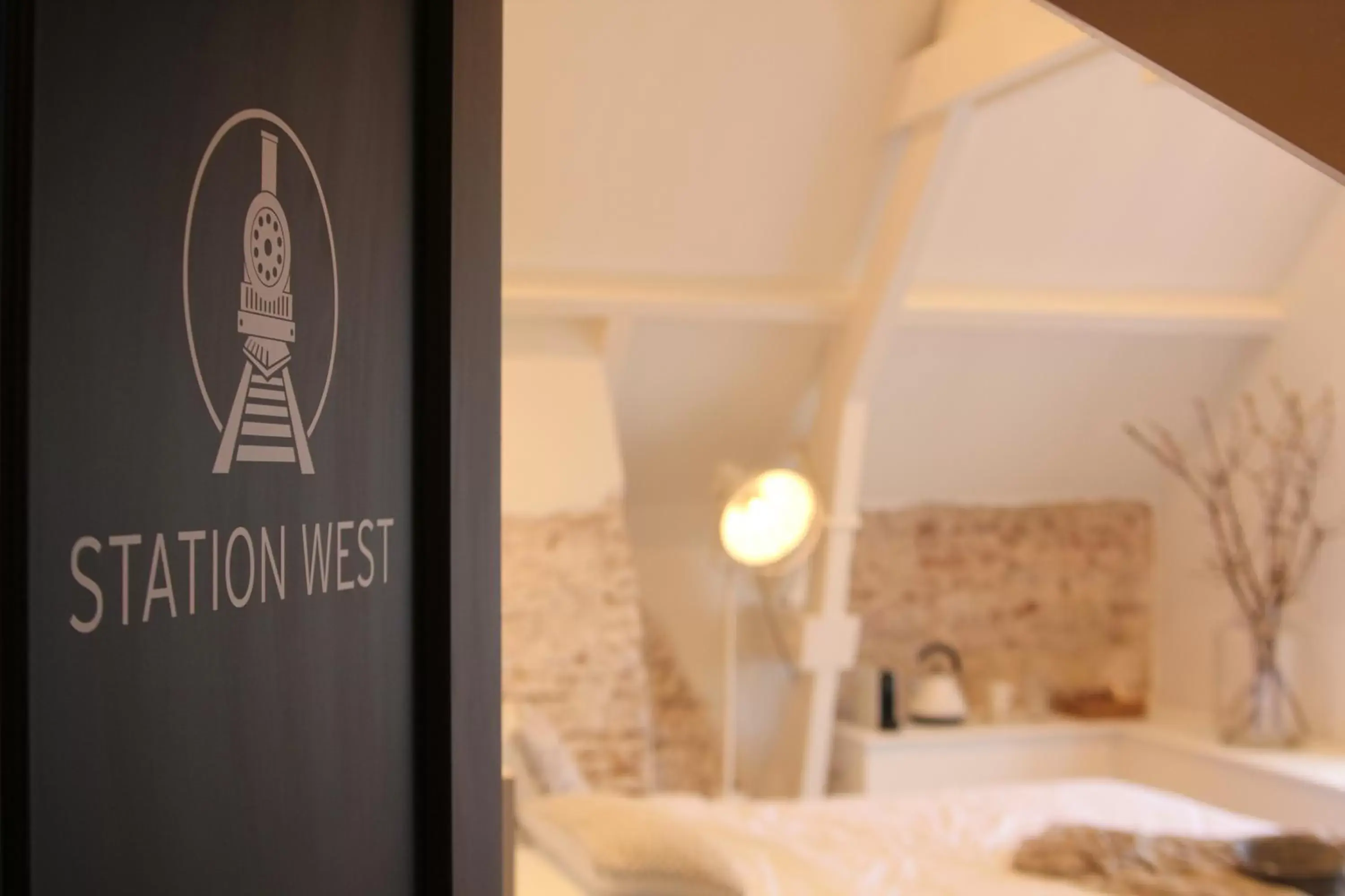 Deluxe Double Room with Shower in Het Spoorhuis Uithoorn Deluxe Double Room with Shower in Het Spoorhuis Uithoorn