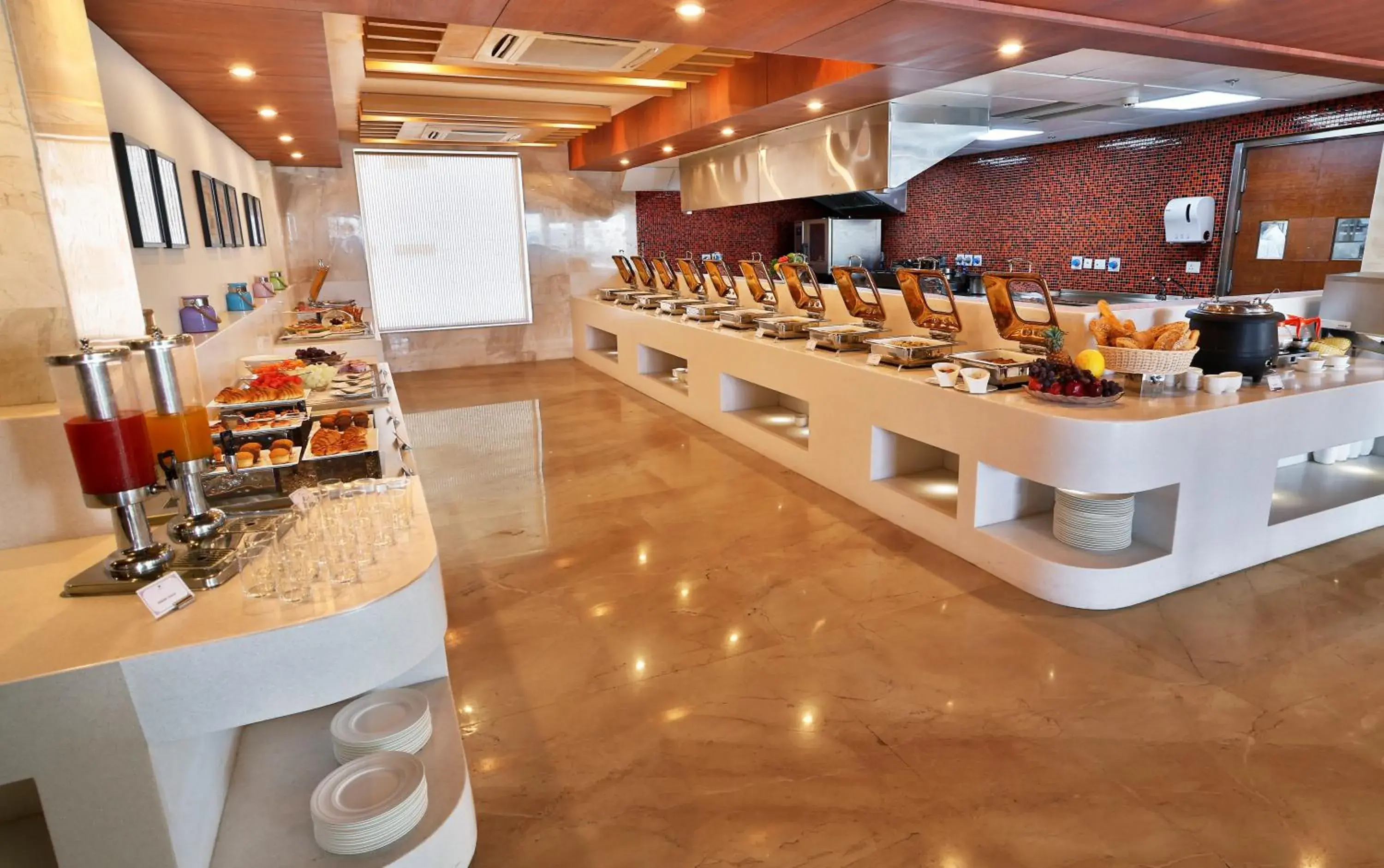 Restaurant/places to eat in Golden Tulip Vasundhara Hotel and Suites