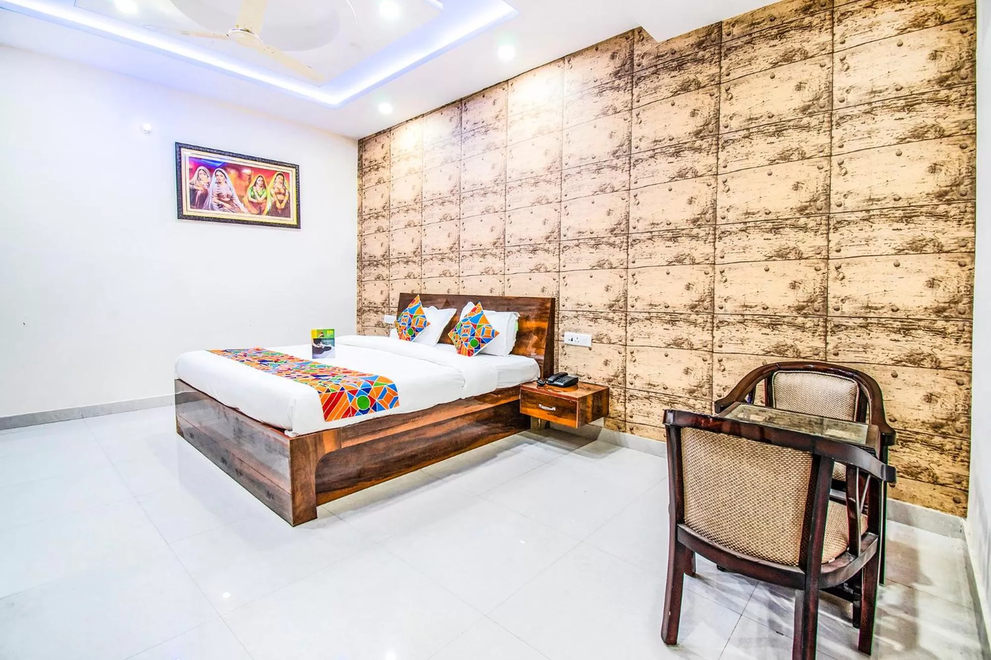 Bed in Via Elysian Grand - 3 kms from Chaudhary Charan Singh International Airport Lucknow