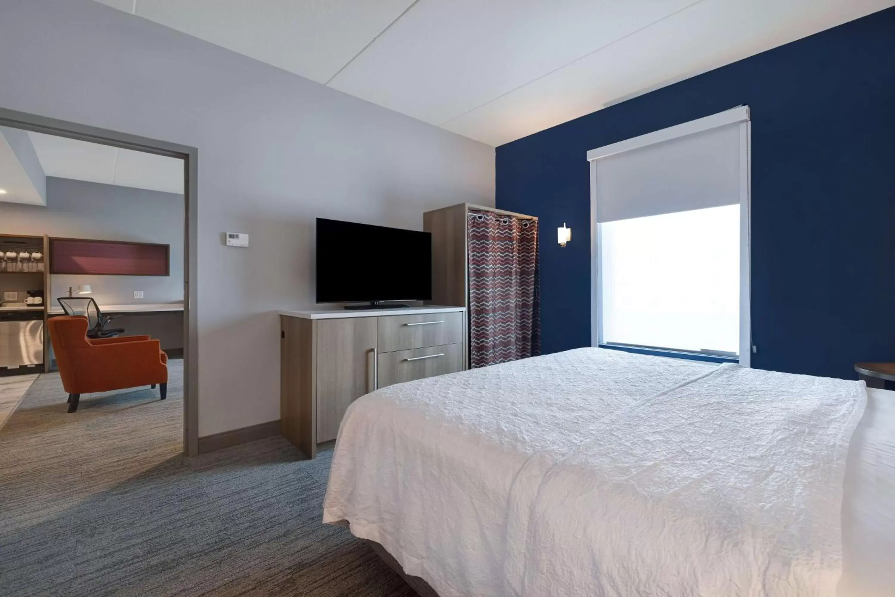 Bed in Home2 Suites By Hilton Nashville Downtown-Metrocenter