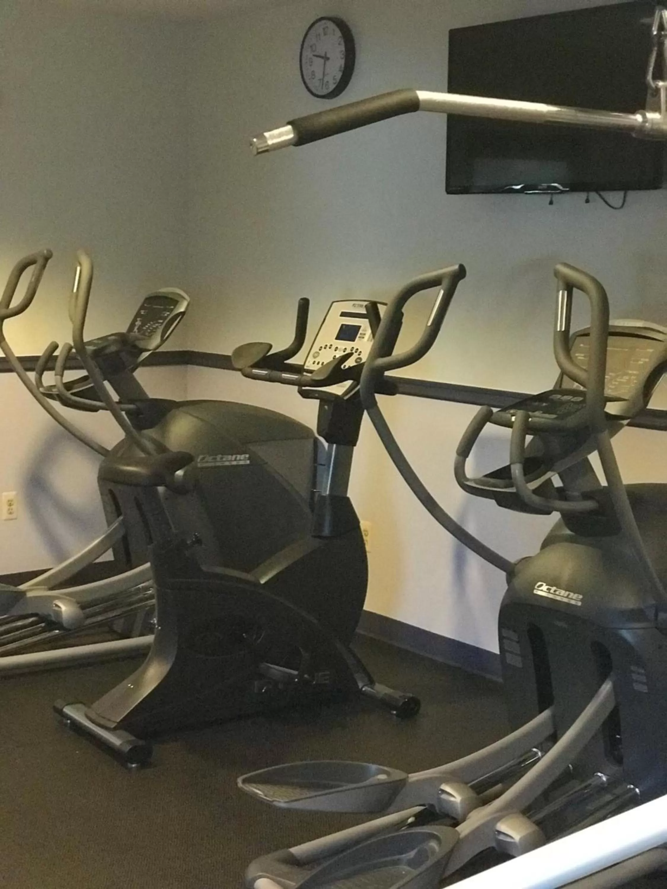Fitness centre/facilities in Meadowlands Plaza Hotel