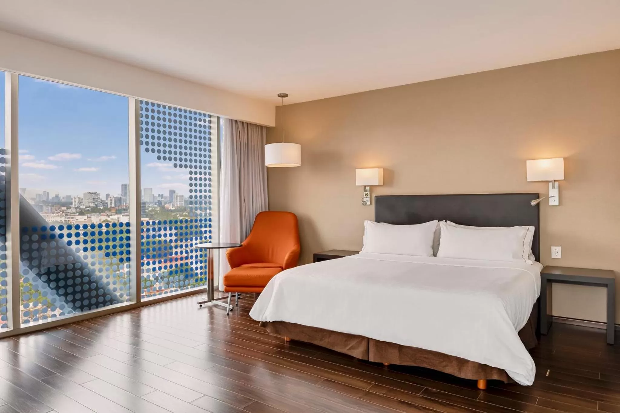 Photo of the whole room, Bed in Fiesta Inn Insurgentes Viaducto