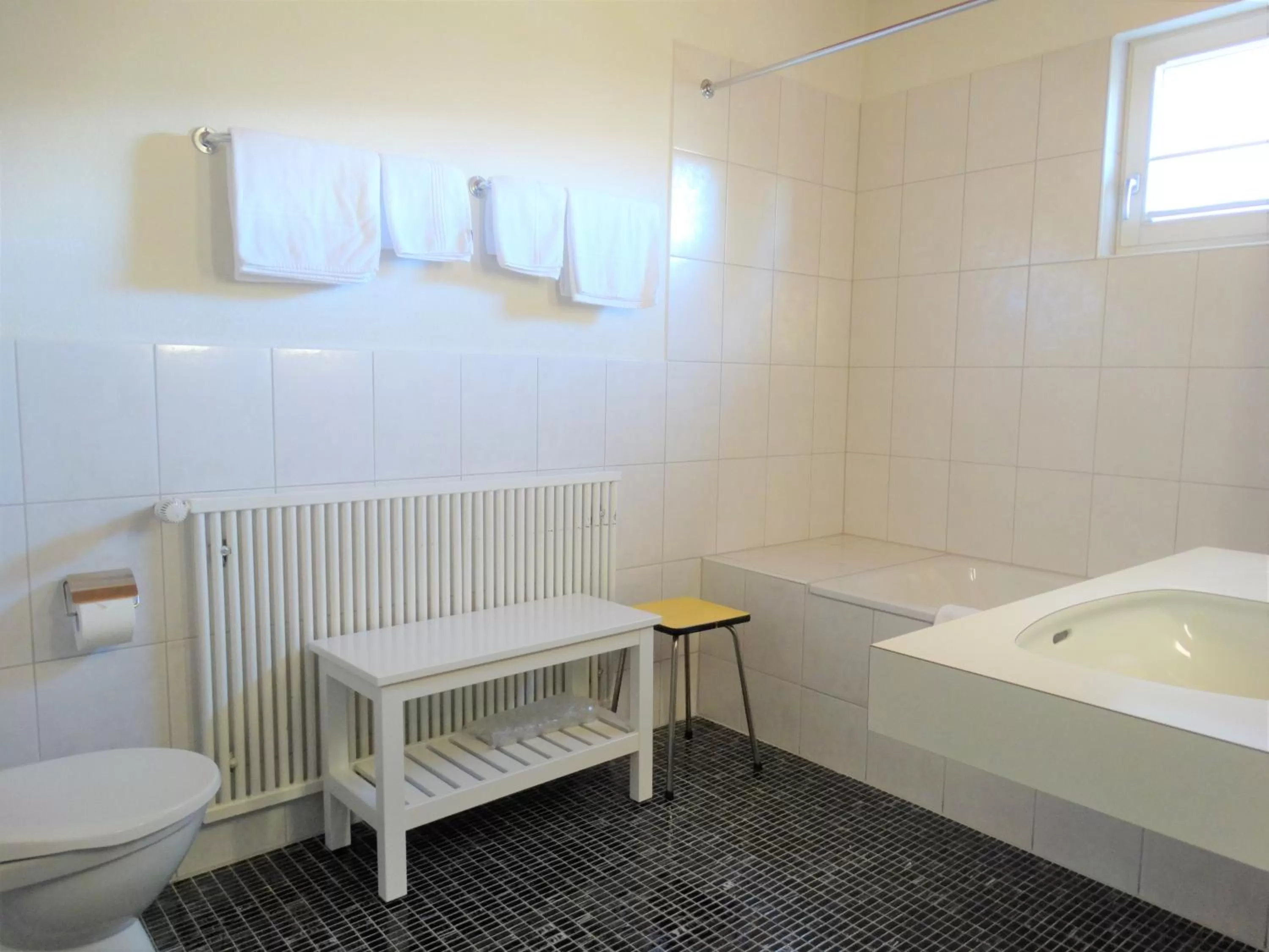 Bathroom in Hotel Bündnerhof