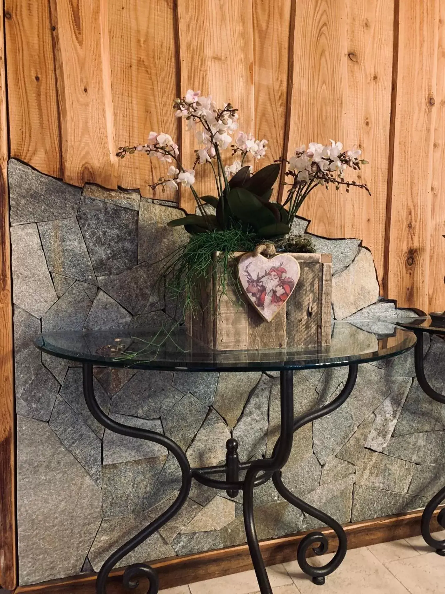 Decorative detail in Chez MARLYSE-chambres et Table d'hôtes