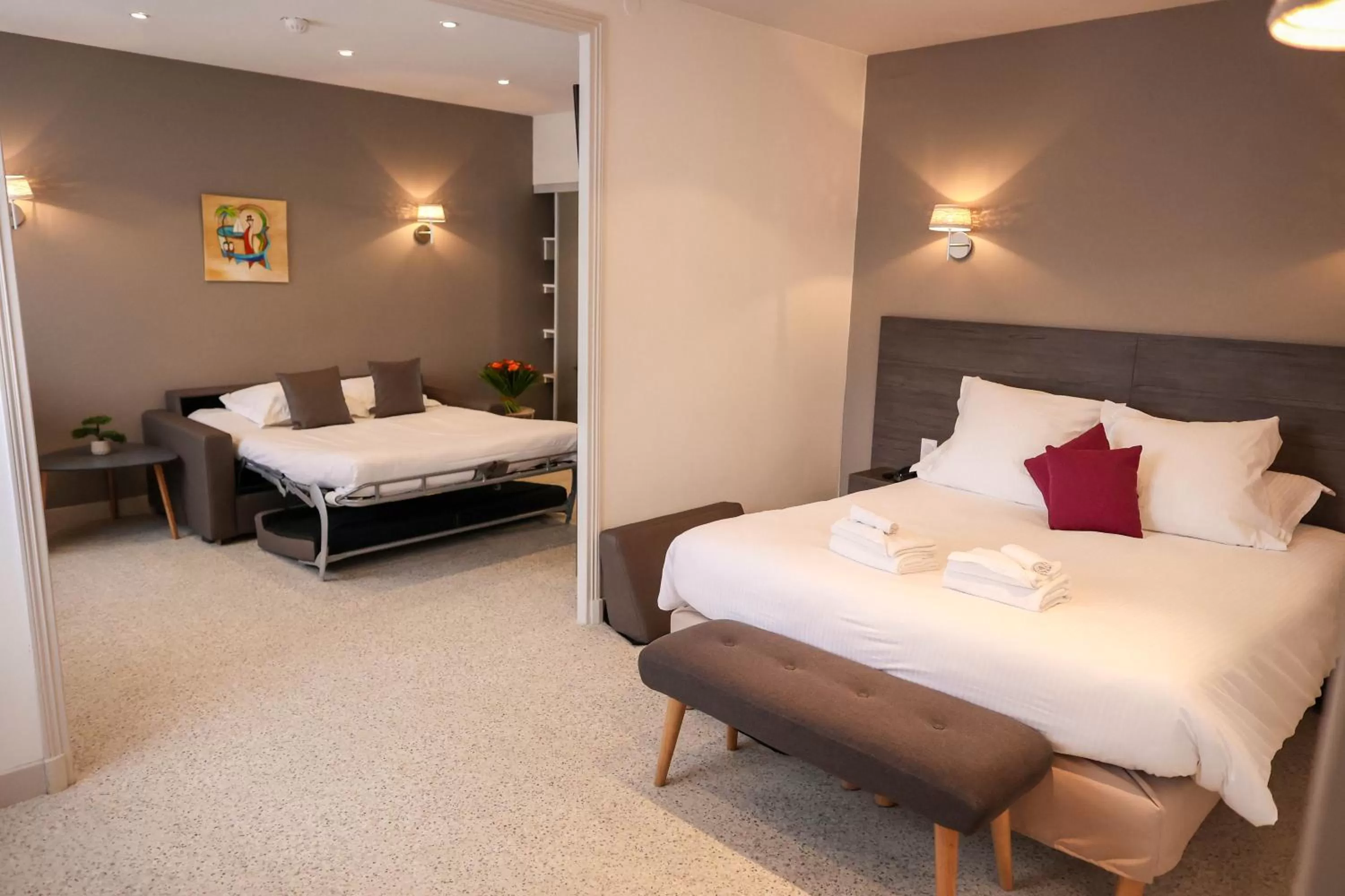 Bed in HÔTEL LE CHAPON FIN