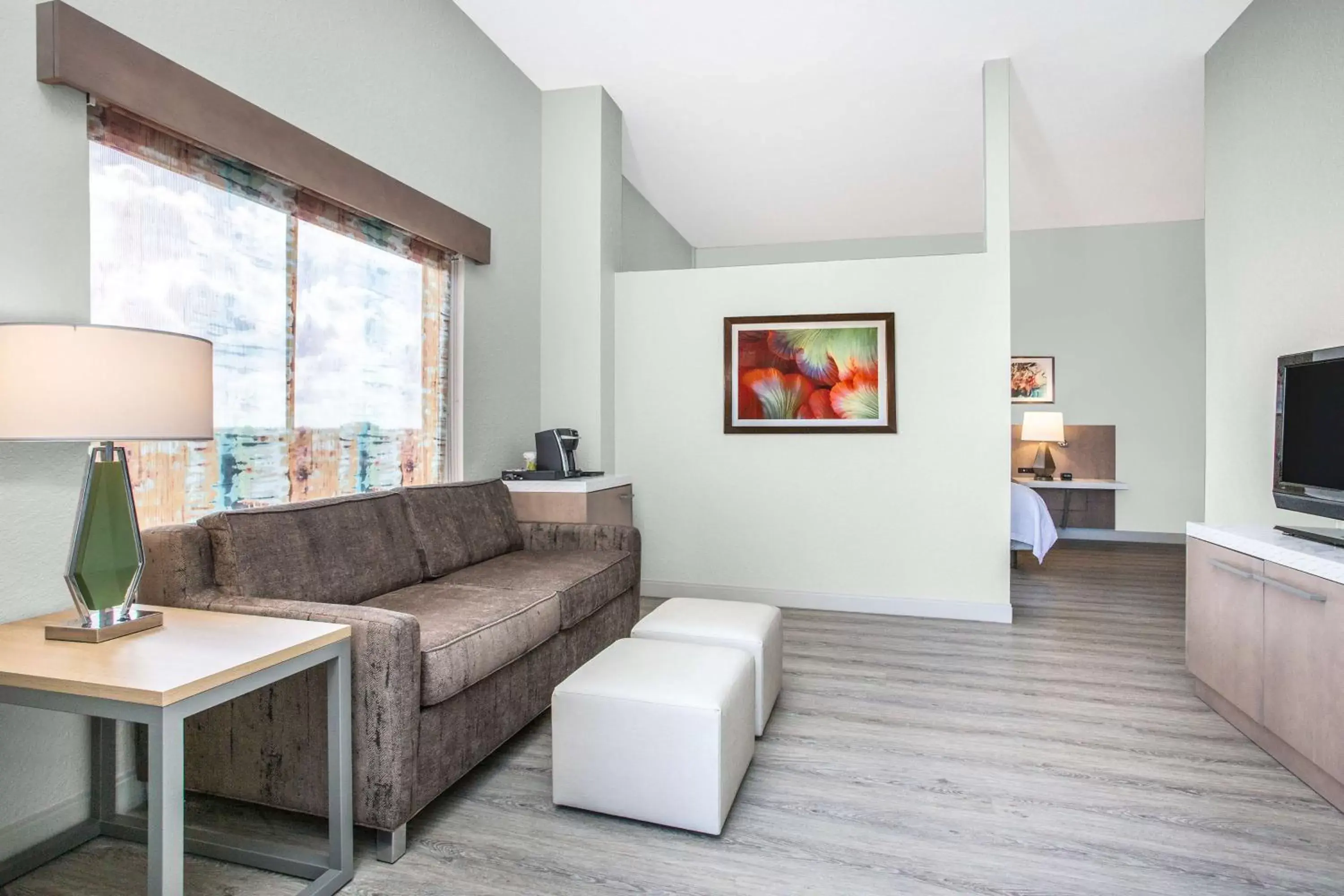 Living room, Seating Area in Hilton Garden Inn Palm Beach Gardens